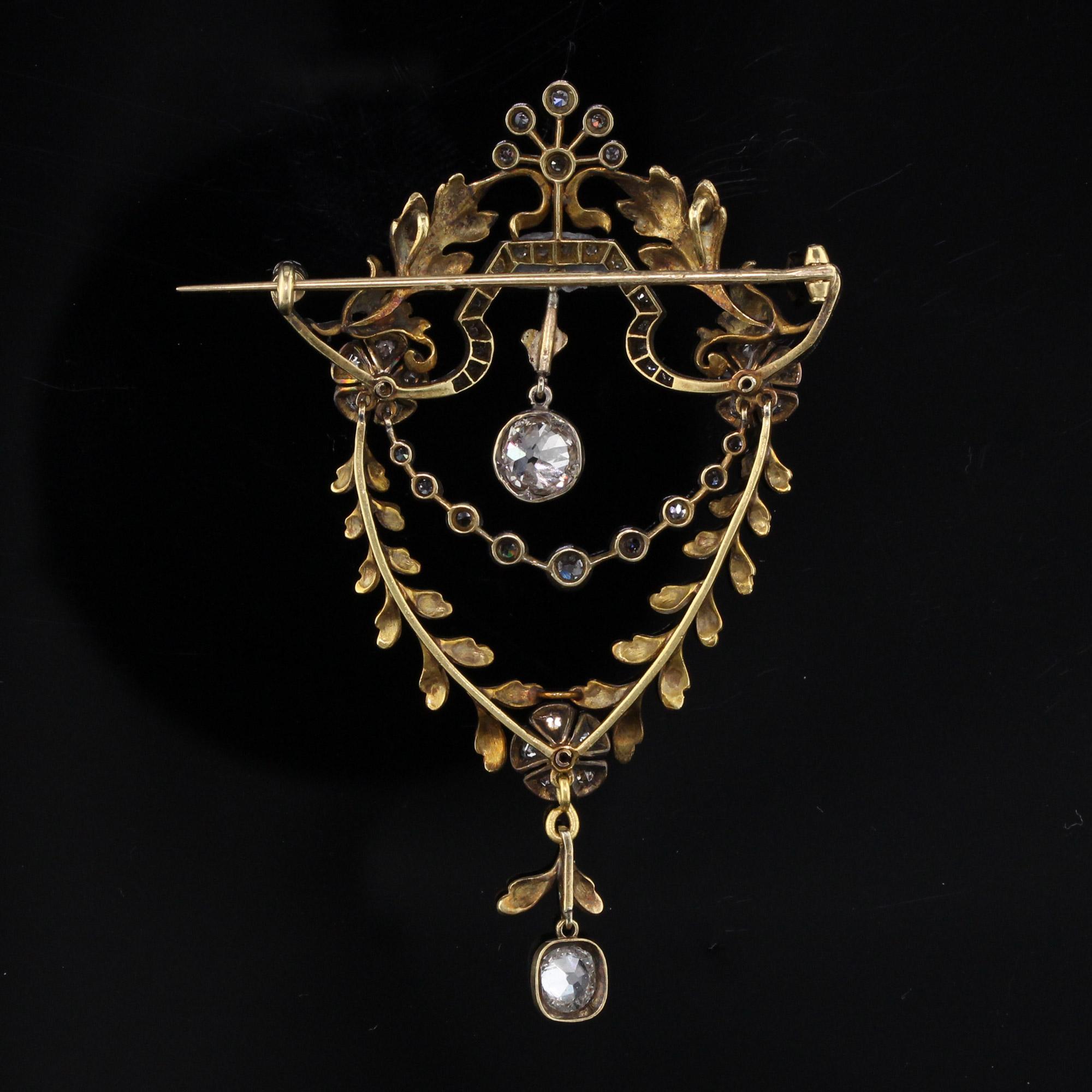 Antique Victorian 18 Karat Yellow Gold Diamond Convertible Brooch or Pendant In Excellent Condition For Sale In Great Neck, NY