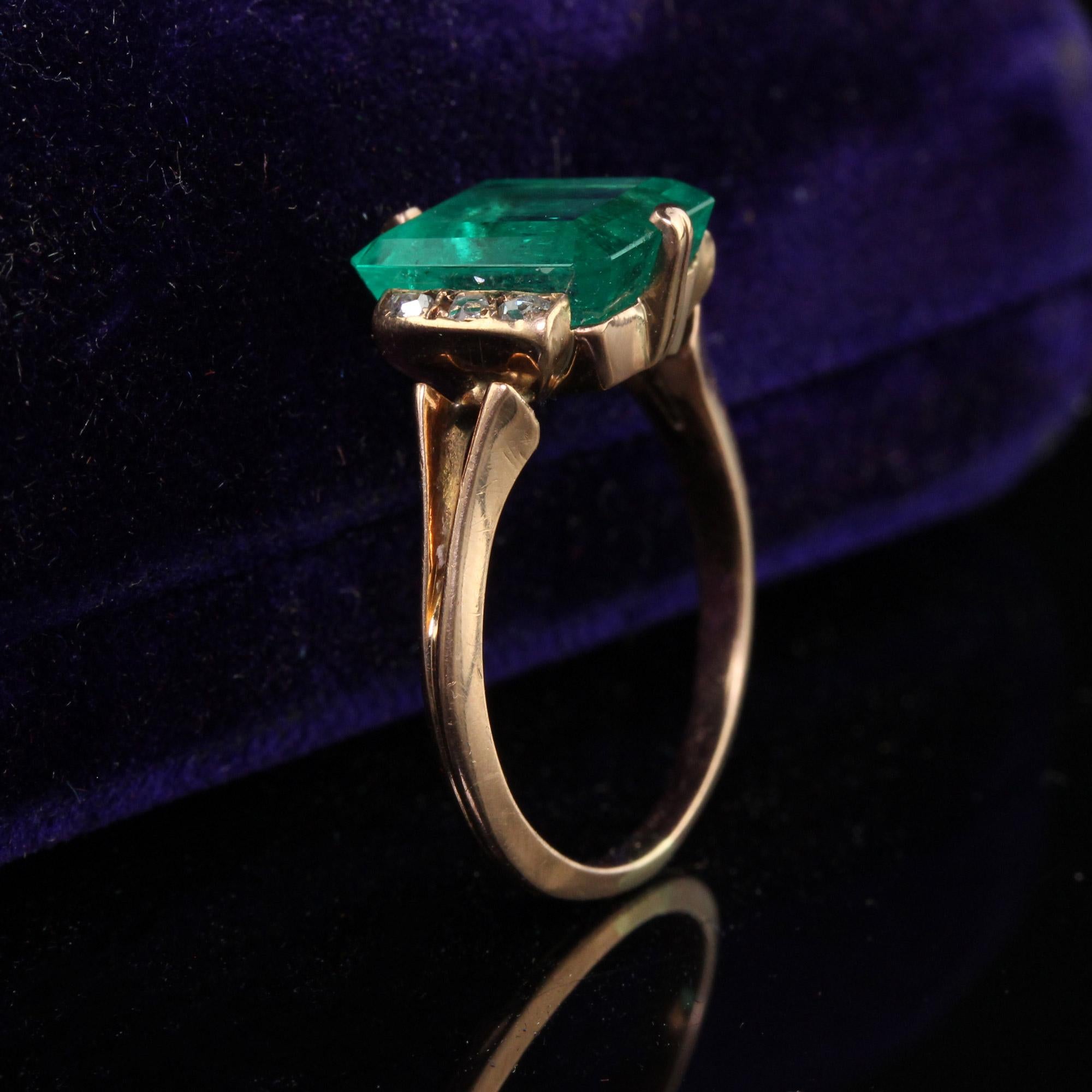 Antiker viktorianischer Verlobungsring aus 18 Karat Gelbgold mit Smaragd und Diamant - GIA (Viktorianisch)
