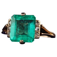 Antiker viktorianischer Verlobungsring aus 18 Karat Gelbgold mit Smaragd und Diamant - GIA