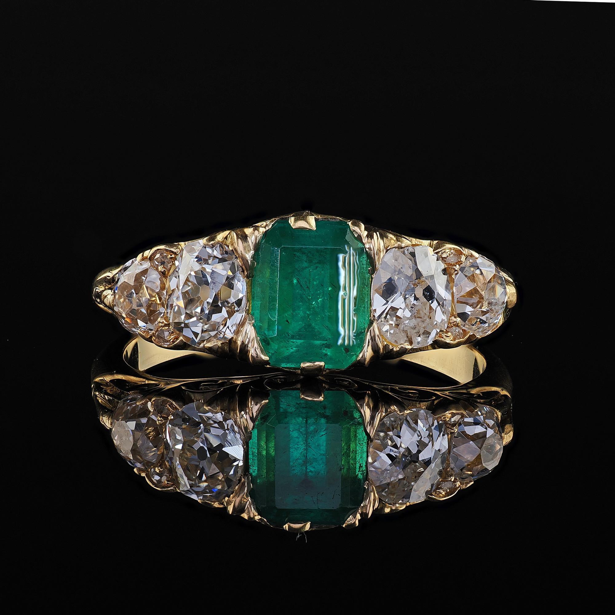 Antique Victorian 18K Yellow Gold Emerald Old Mine Diamond Five Stone Ring - GIA For Sale 2