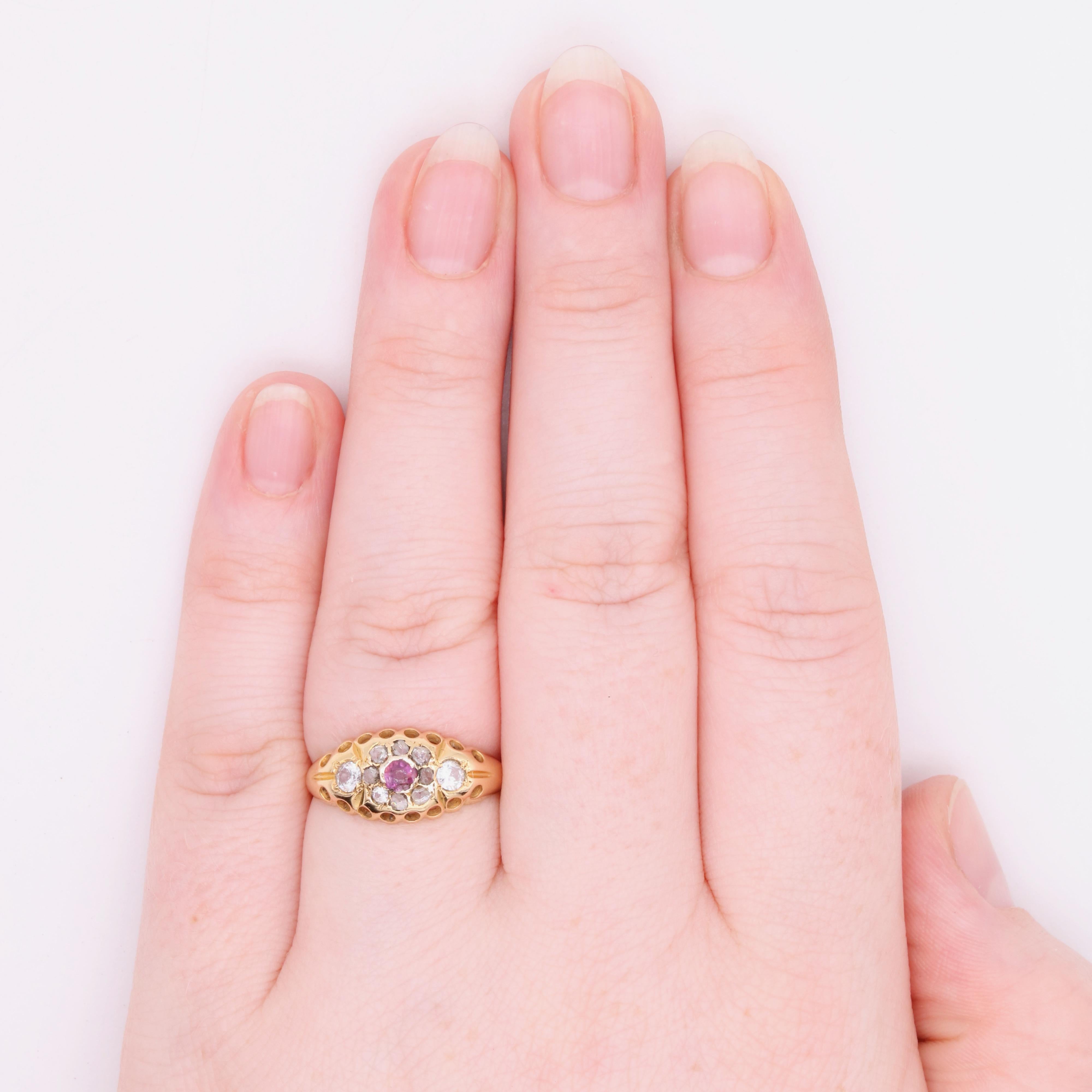Ancienne bague victorienne en or jaune 18K avec grenat, diamant et cristal de roche en vente 4