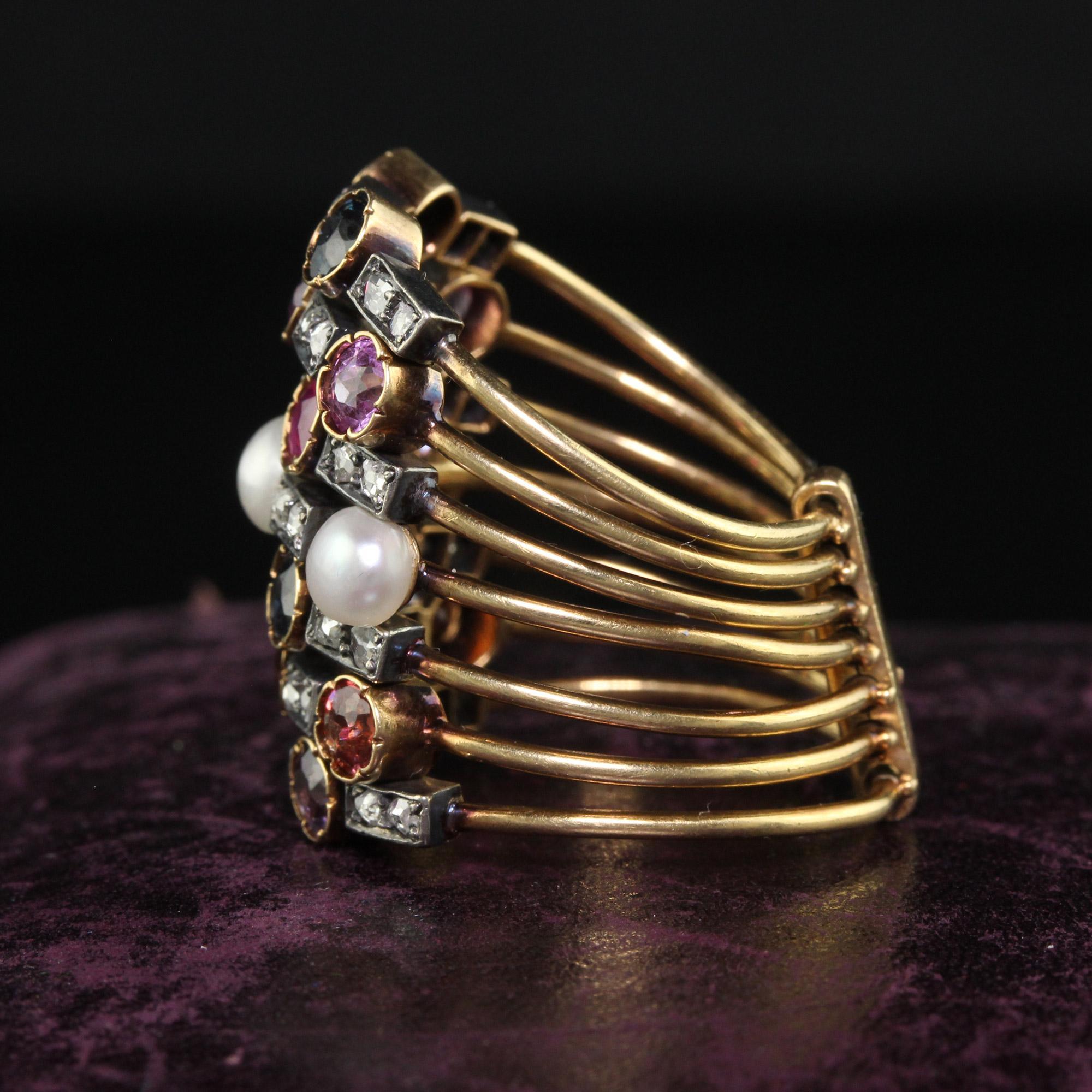 Bague harem victorienne ancienne en or jaune 18 carats avec plusieurs saphirs, perles, rubis et diamants Bon état - En vente à Great Neck, NY