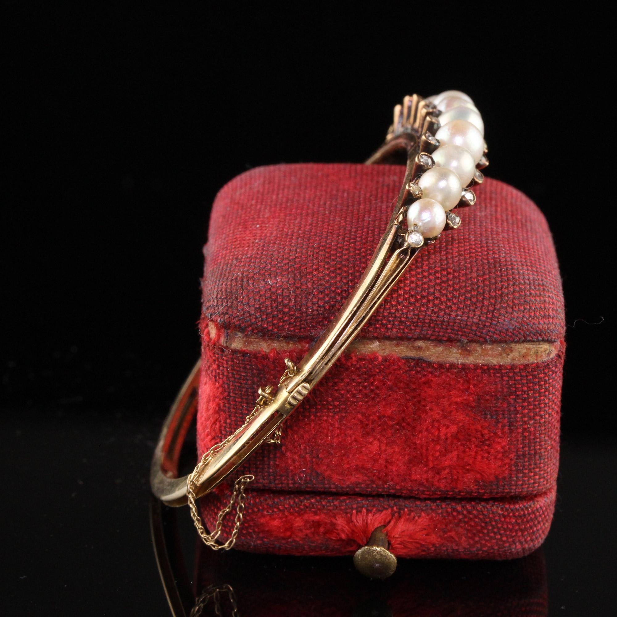 Taille rose Bracelet jonc victorien ancien en or jaune 18 carats avec perles naturelles et diamants taille rose en vente