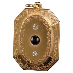 Antiguo Colgante Victoriano de Relicario de Zafiro y Diamantes en Oro Amarillo de 18 K