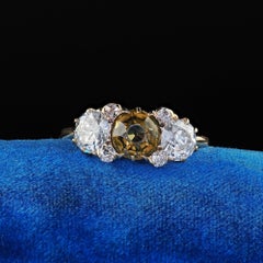 Antiker viktorianischer 18K Gelbgold Alter Euro Diamant Chrysoberyll Drei Stein Ring