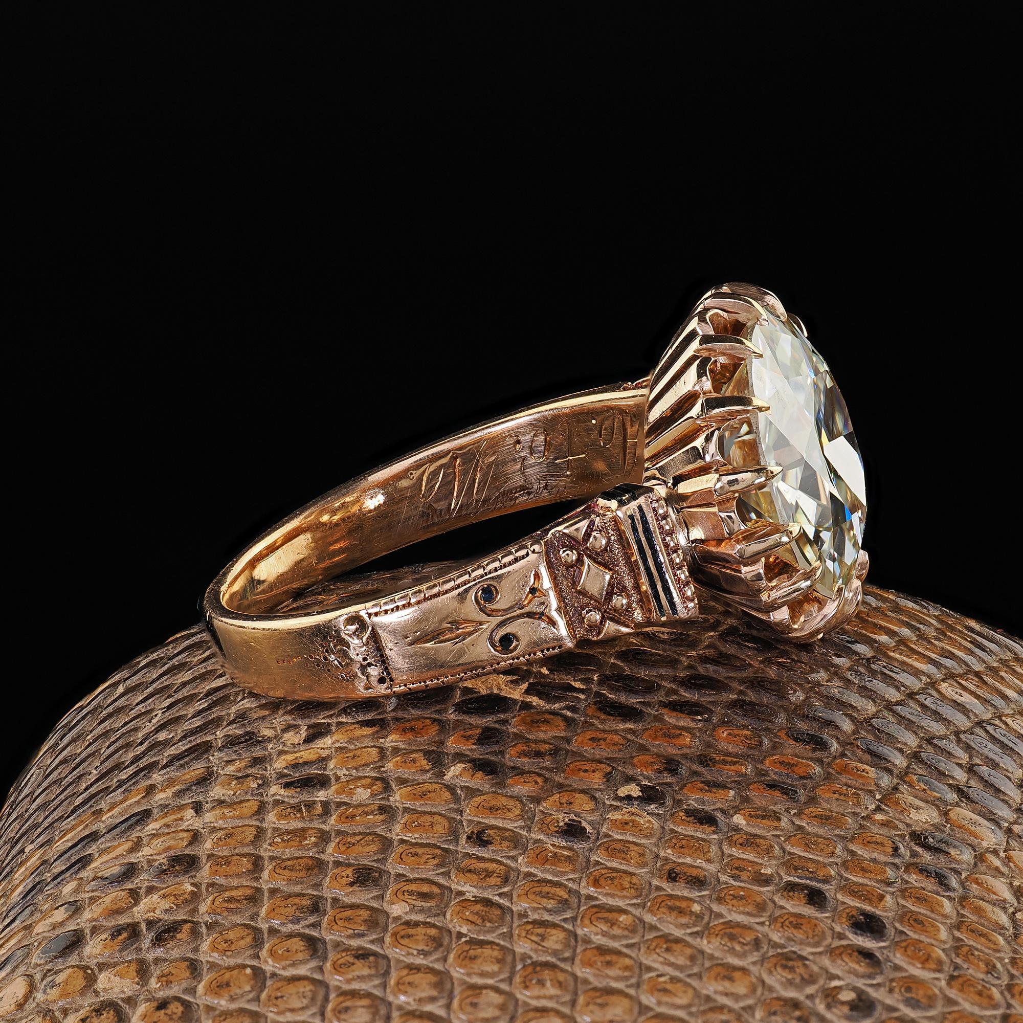Taglio antico europeo Anello di fidanzamento antico vittoriano in oro giallo 18 carati con diamante europeo - GIA in vendita