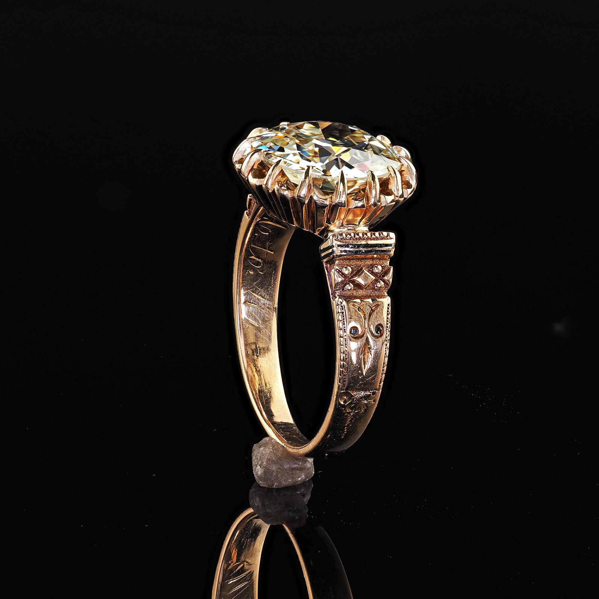 Anello di fidanzamento antico vittoriano in oro giallo 18 carati con diamante europeo - GIA in vendita 3