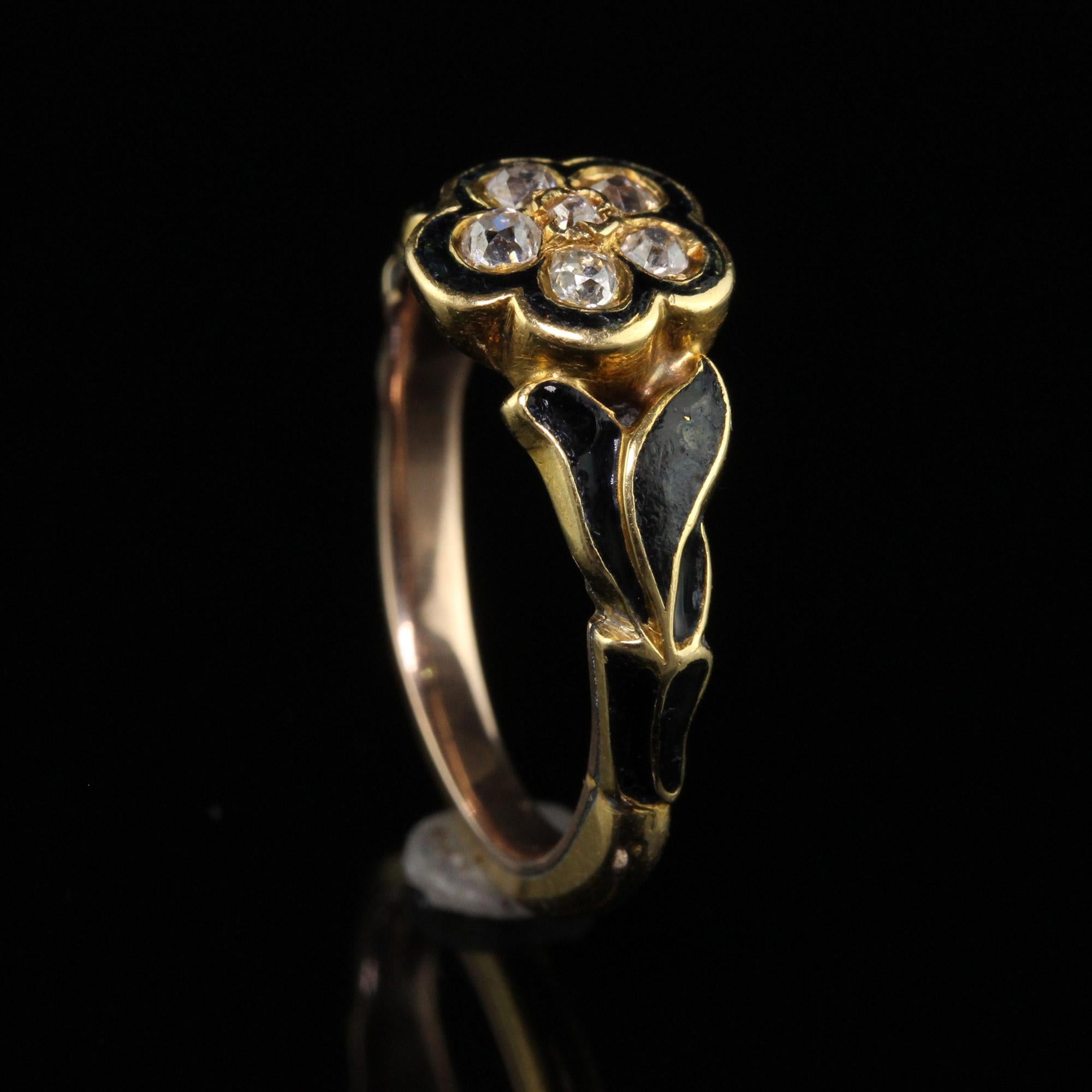 Antiker viktorianischer Blumenring aus 18 Karat Gelbgold mit schwarzer Emaille und Diamant im alten Minenschliff Damen