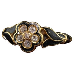 Antiker viktorianischer Blumenring aus 18 Karat Gelbgold mit schwarzer Emaille und Diamant im alten Minenschliff