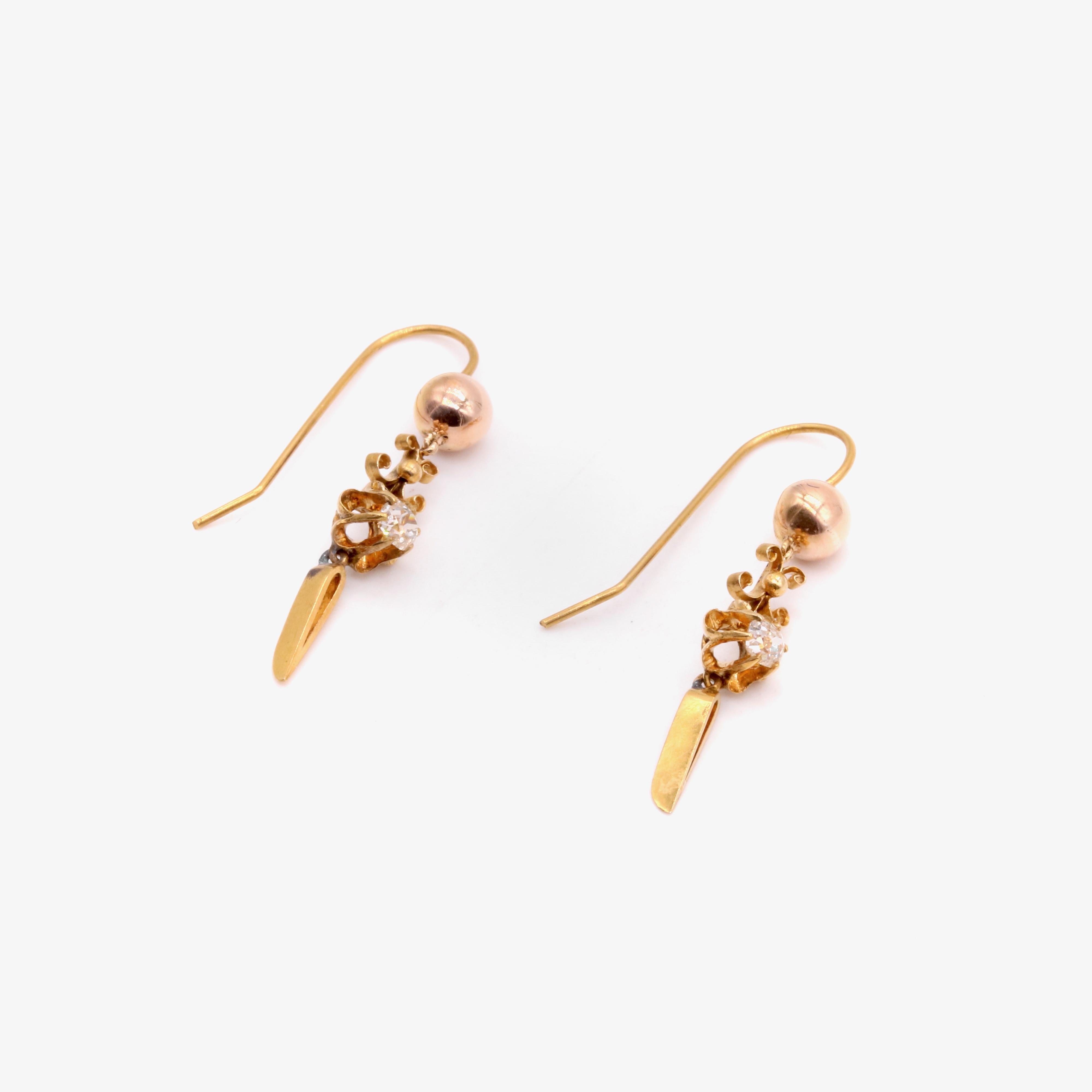 Antique Victorian 18K Yellow Gold Old Mine Cut Diamond Drop Earrings In Good Condition For Sale In Staines-Upon-Thames, GB