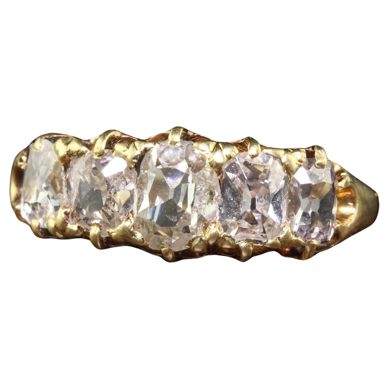 Antiker viktorianischer Fünf-Stein-Ring aus 18 Karat Gelbgold mit Diamanten im alten Minenschliff