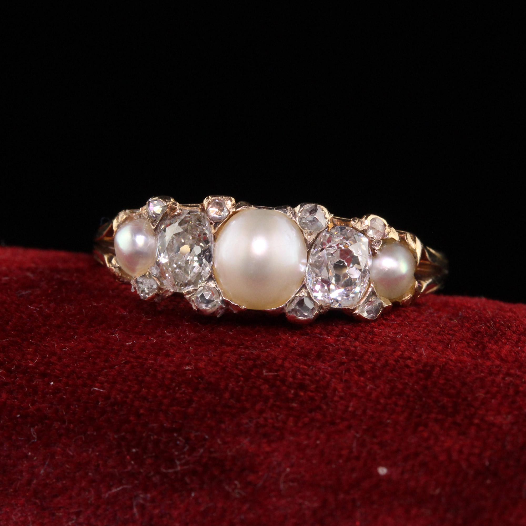 Antiker viktorianischer Diamantring aus 18 Karat Gelbgold mit natürlicher Perle im alten Minenschliff im Zustand „Gut“ in Great Neck, NY