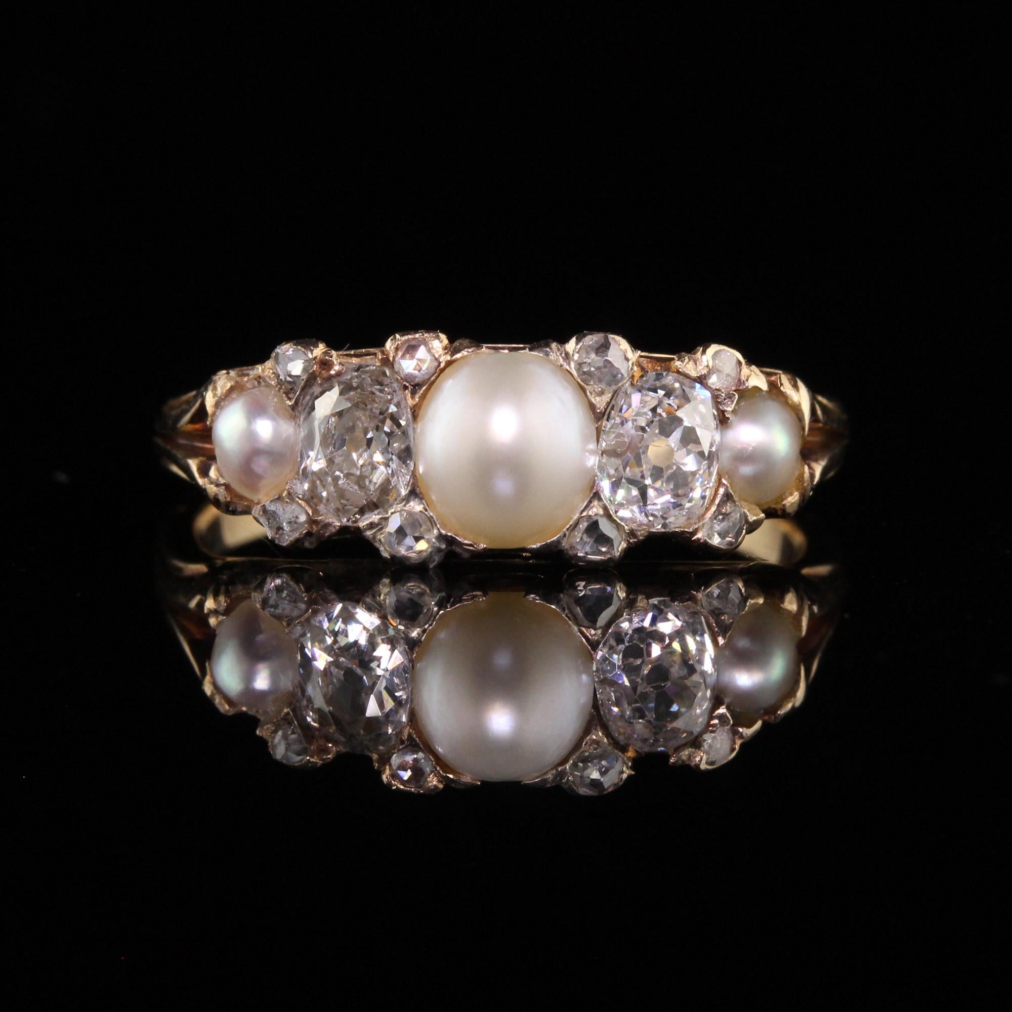 Anneau victorien ancien en or jaune 18 carats avec perles naturelles de taille vieille mine et diamants Pour femmes en vente