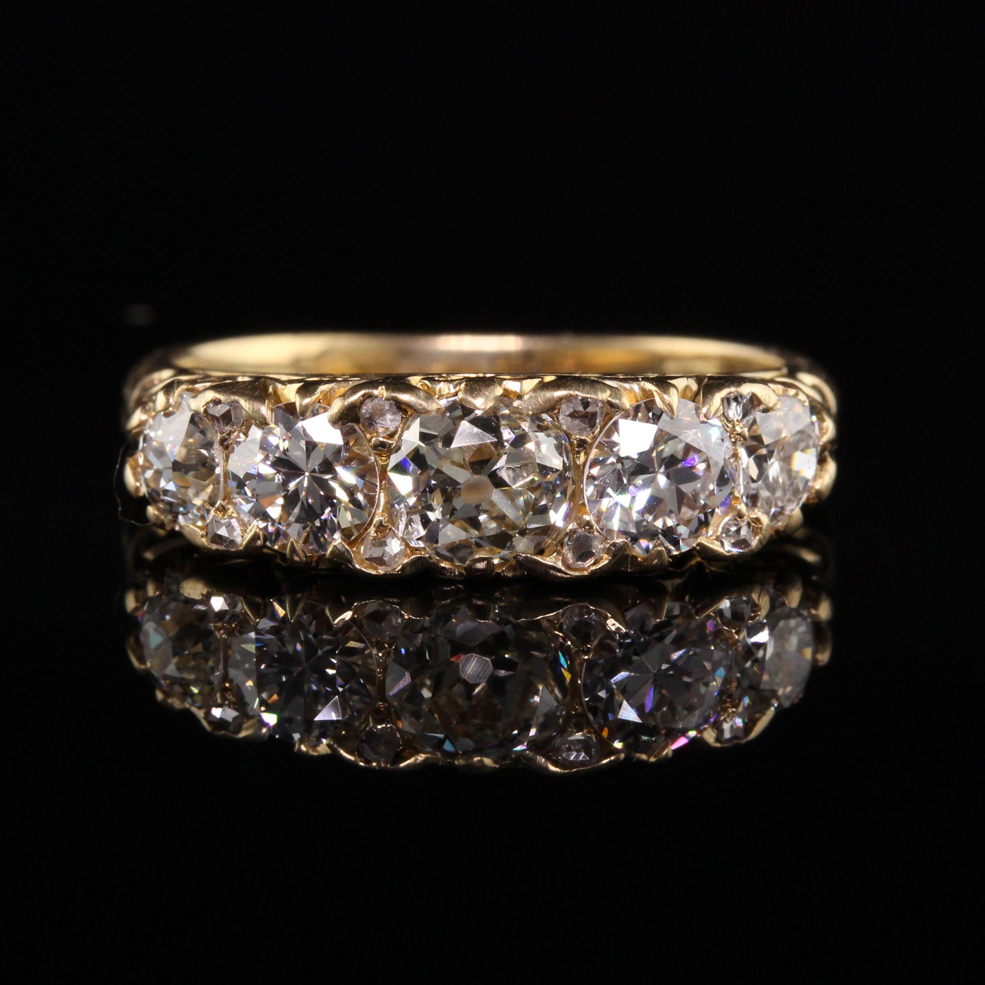 Antiker viktorianischer 18K Gelbgold Old Mine Diamant 5-Stein Diamant Filigran Ring (Viktorianisch)