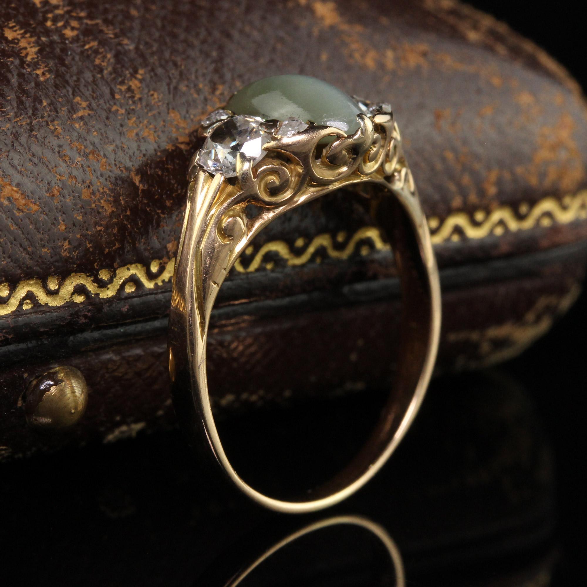 Antiker viktorianischer Chrysoberyll-Ring aus 18 Karat Gelbgold mit Diamanten im alten Minenschliff und Katzenauge (Viktorianisch) im Angebot