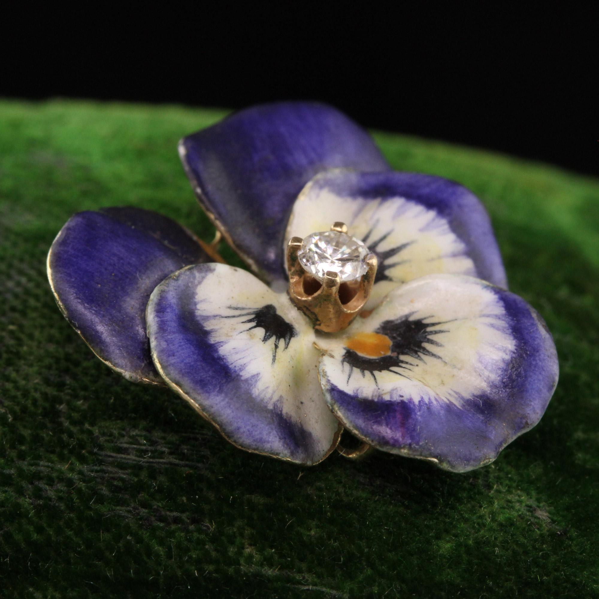 Pansy-Anhänger aus 18 Karat Gelbgold mit Diamant und Emaille im alten Minenschliff im Zustand „Gut“ in Great Neck, NY