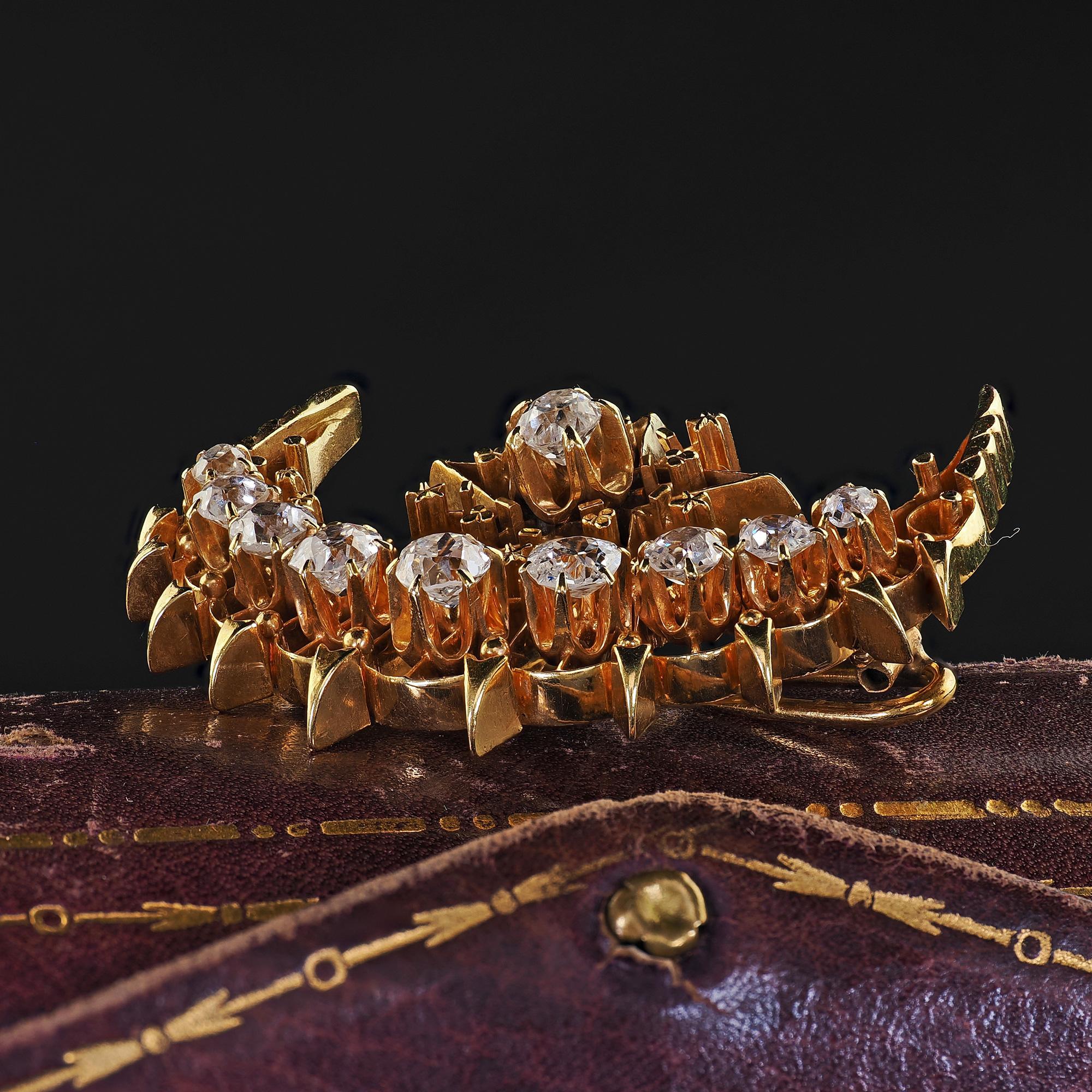 Antique Victorian 18K Yellow Gold Old Mine Diamond Celestial Crescent Pin Brooch In Good Condition In Great Neck, NY