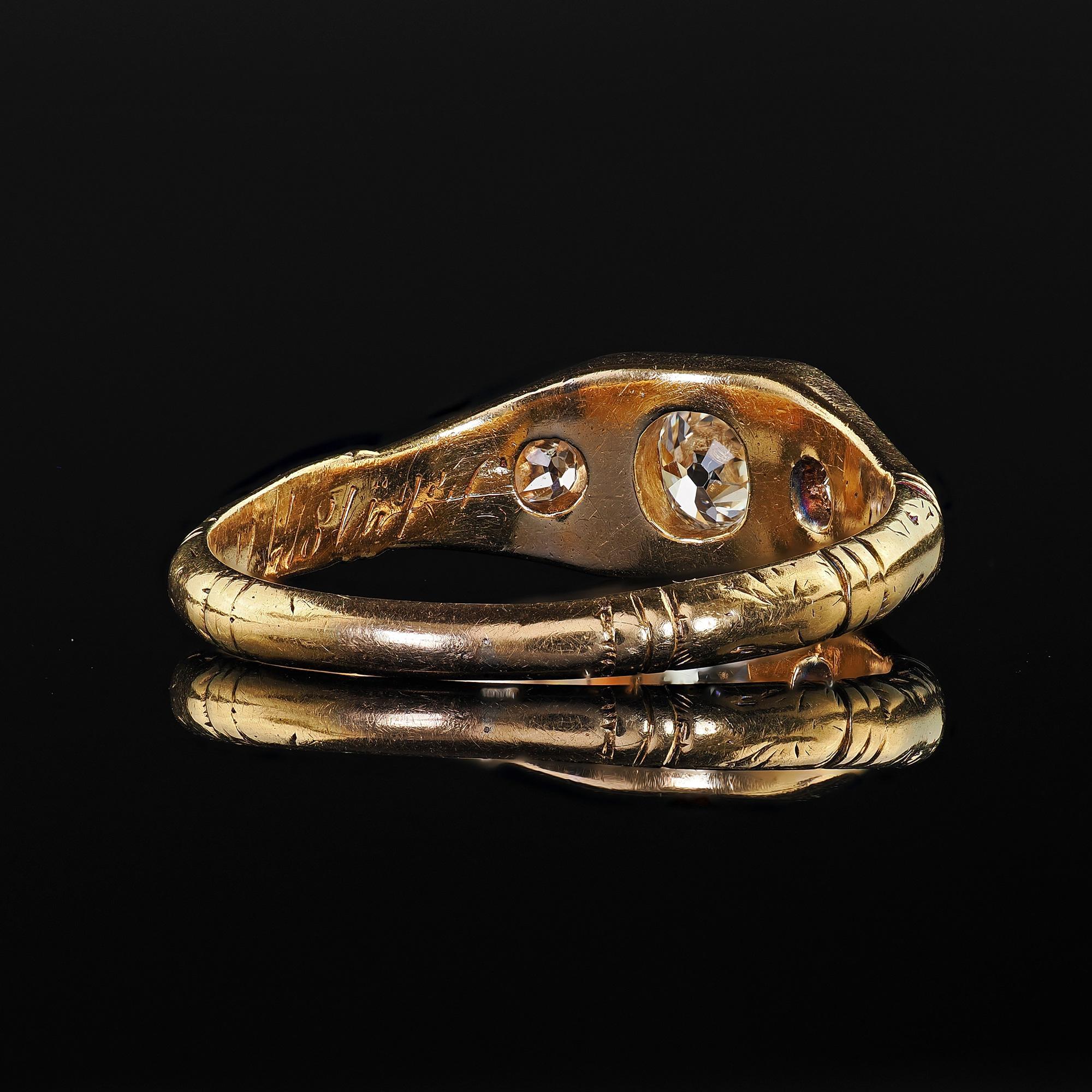 Antique Victorian 18K Yellow Gold Old Mine Diamond Enamel Three Stone Ring 3
