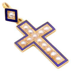 Colgante victoriano antiguo de oro amarillo de 18 quilates con perla y cruz de esmalte azul