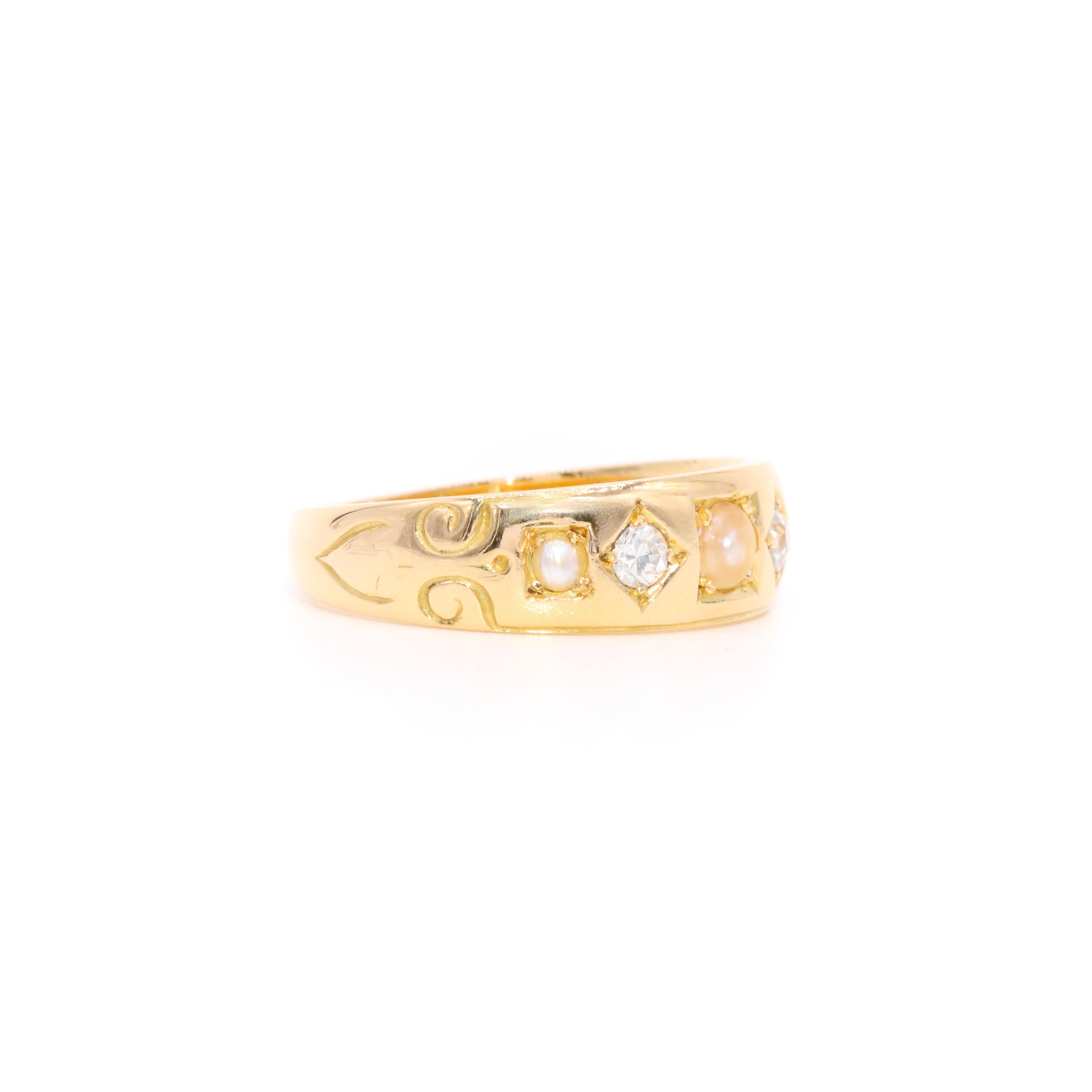 Antique Victorian 18K Yellow Gold Pearl and Diamond Band Ring In Good Condition For Sale In Staines-Upon-Thames, GB