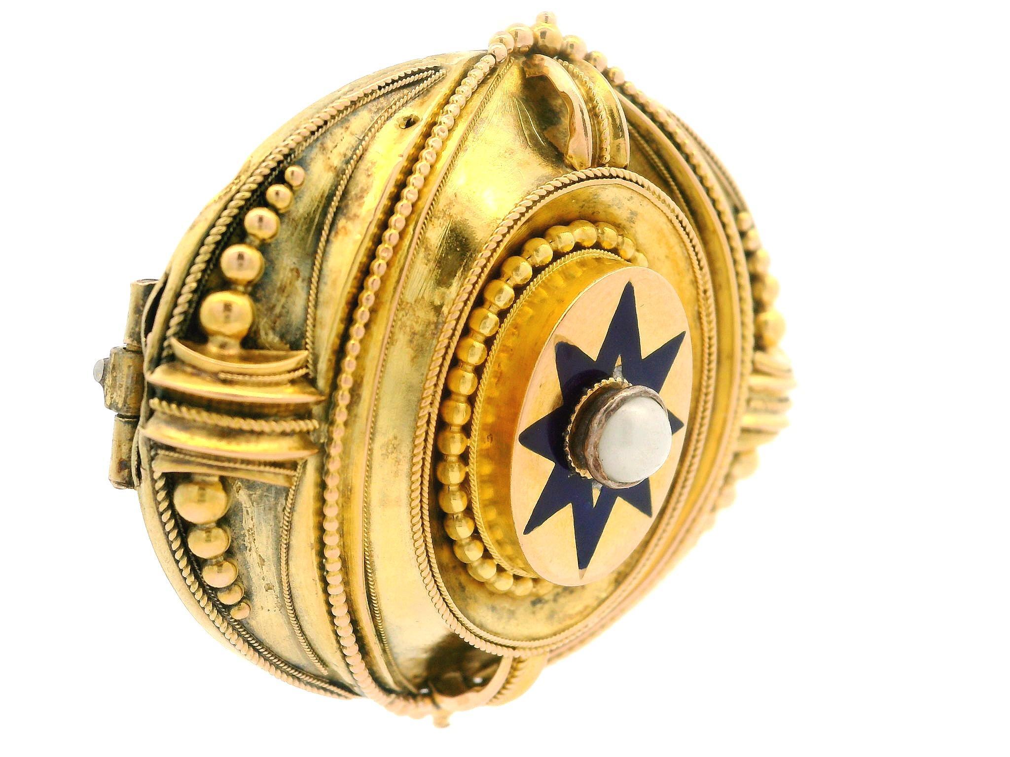 Antiguo broche victoriano de oro amarillo de 18 quilates con perlas y esmalte Cuenta en venta