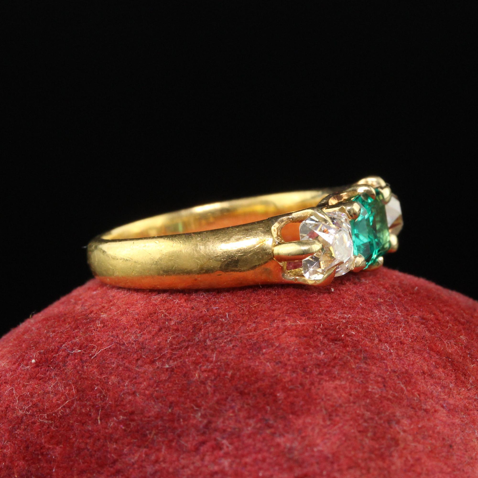 Antique Victorian 18K Yellow Gold Peruzzi Cut Diamond Emerald Three Stone Ring 1