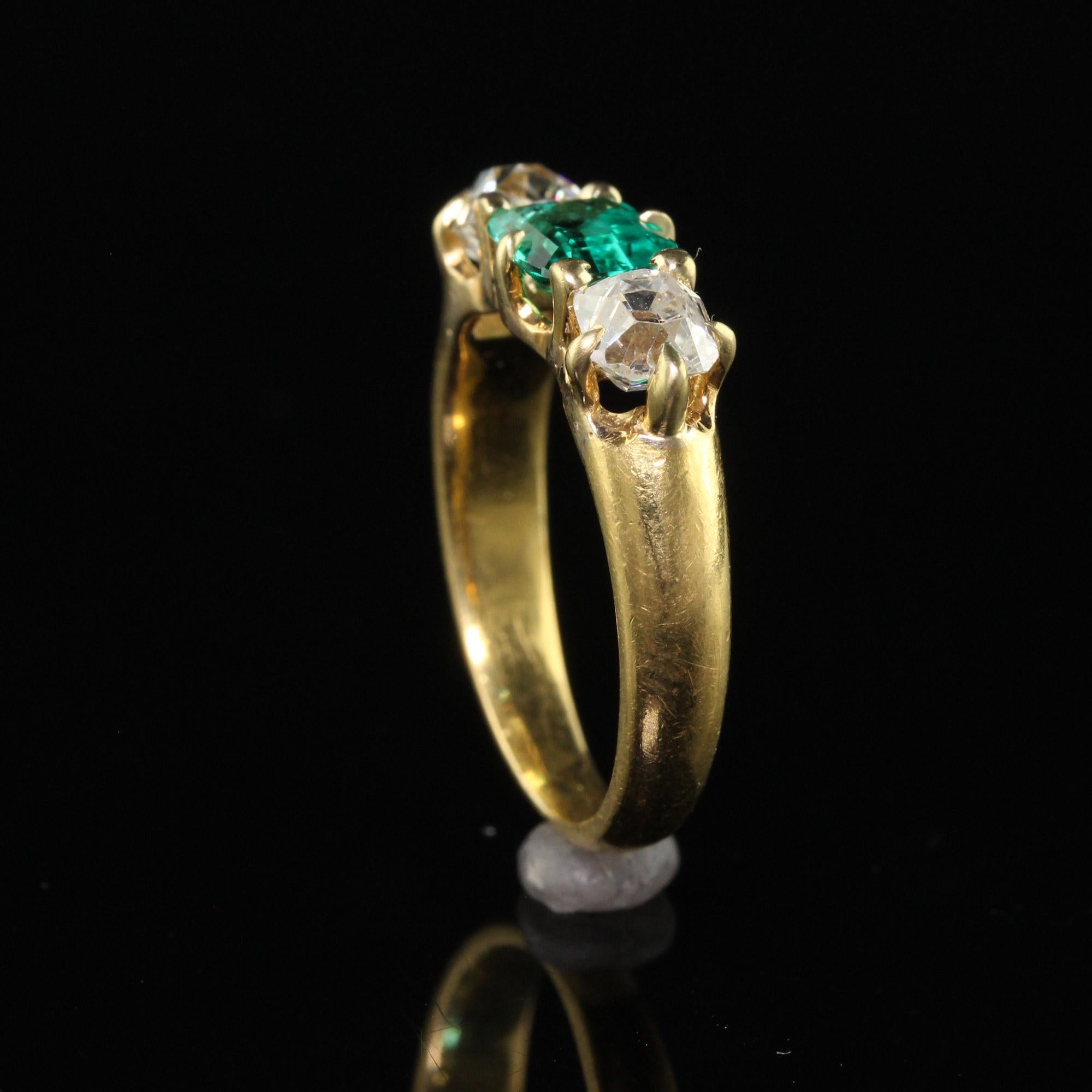 Antique Victorian 18K Yellow Gold Peruzzi Cut Diamond Emerald Three Stone Ring 4