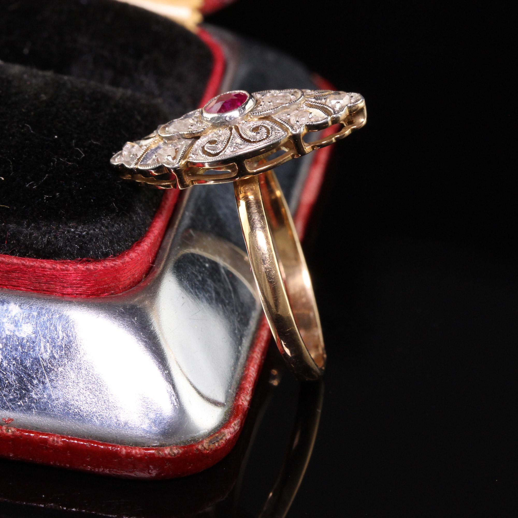 Wunderschöne antike viktorianische 18K Gelbgold Platin Top Rose Cut Diamant und Rubin Ring. Dieser Ring hat ein schönes Aussehen und ein niedriges Profil am Finger.

Artikel #R0773

Metall: 18K Gelbgold und Platin

Gewicht: 3,3 Gramm

Gesamtgewicht