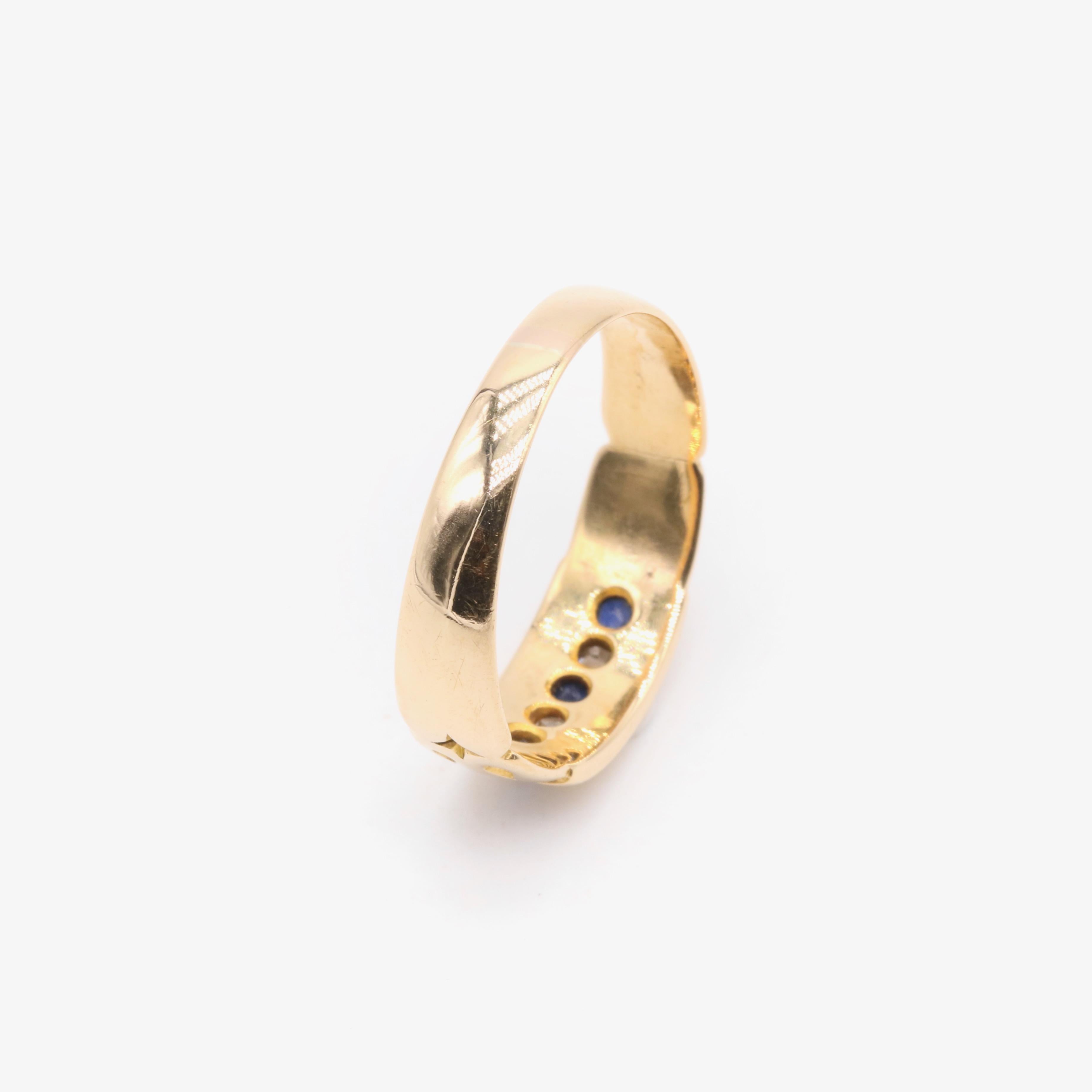Anillo victoriano antiguo de oro amarillo de 18 quilates con 5 piedras de zafiro y diamantes Victoriano en venta