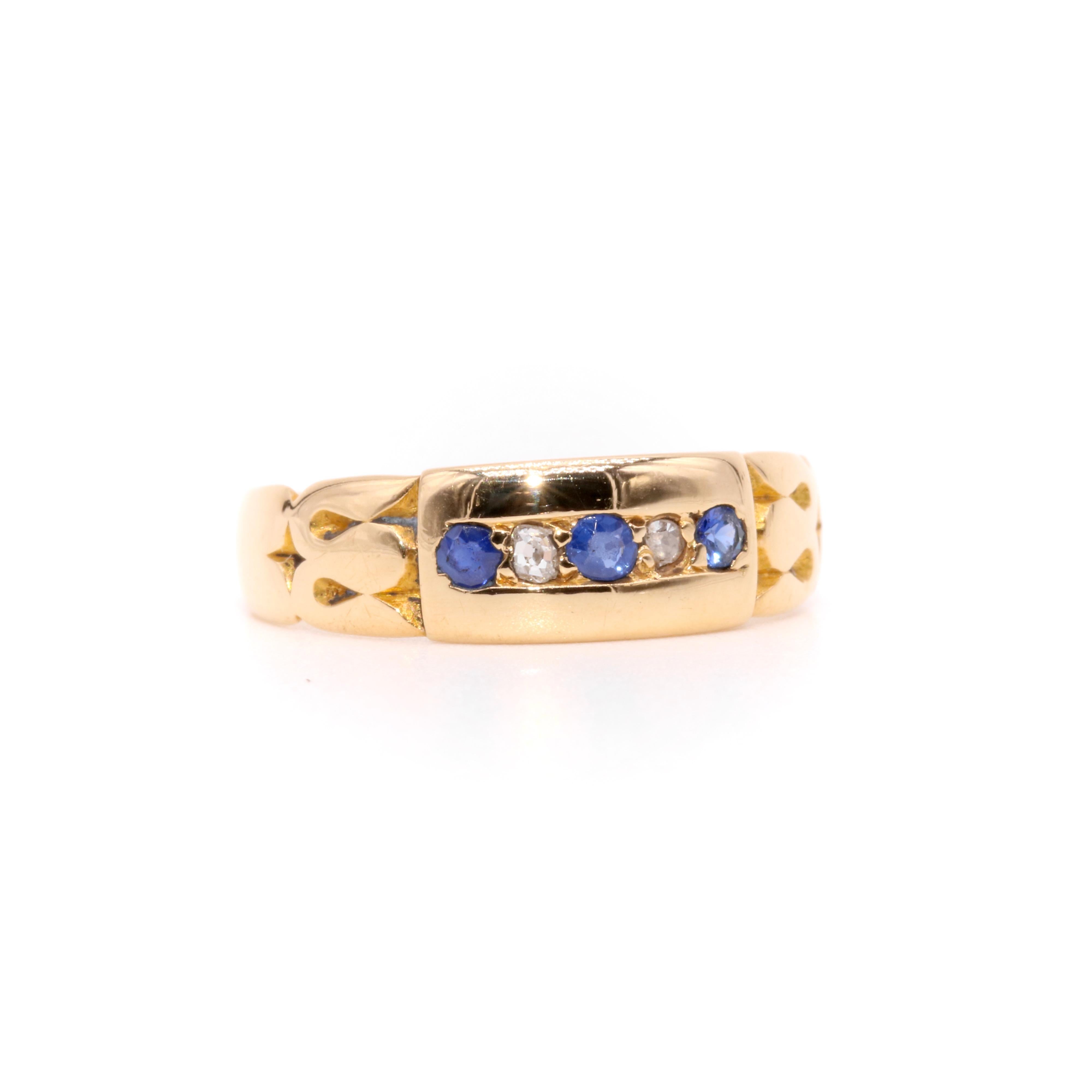 Anillo victoriano antiguo de oro amarillo de 18 quilates con 5 piedras de zafiro y diamantes en Bueno estado para la venta en Staines-Upon-Thames, GB