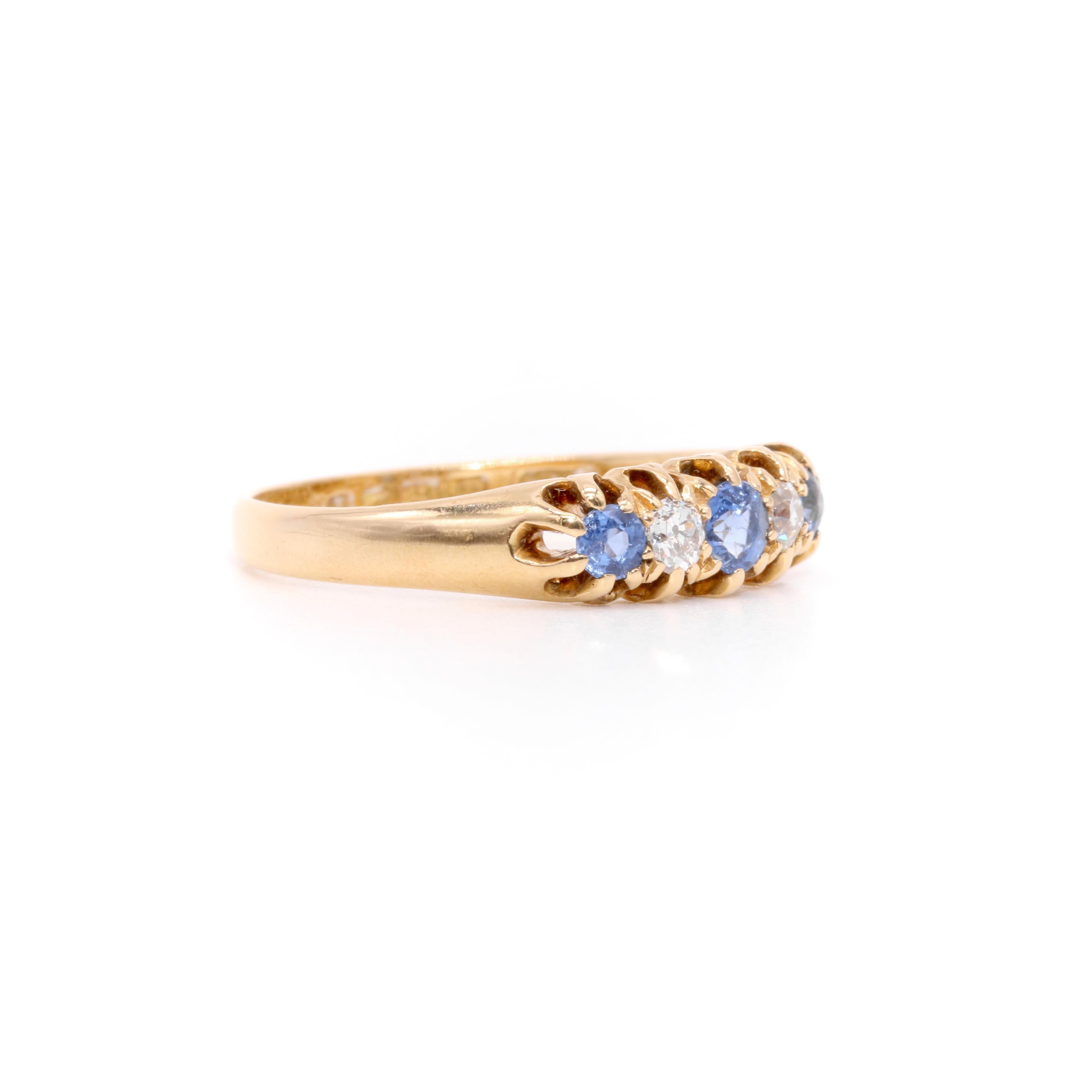 Antique Victorian 18K Yellow Gold Sapphire and Old Cut Diamond 5 Stone Ring In Good Condition For Sale In Staines-Upon-Thames, GB