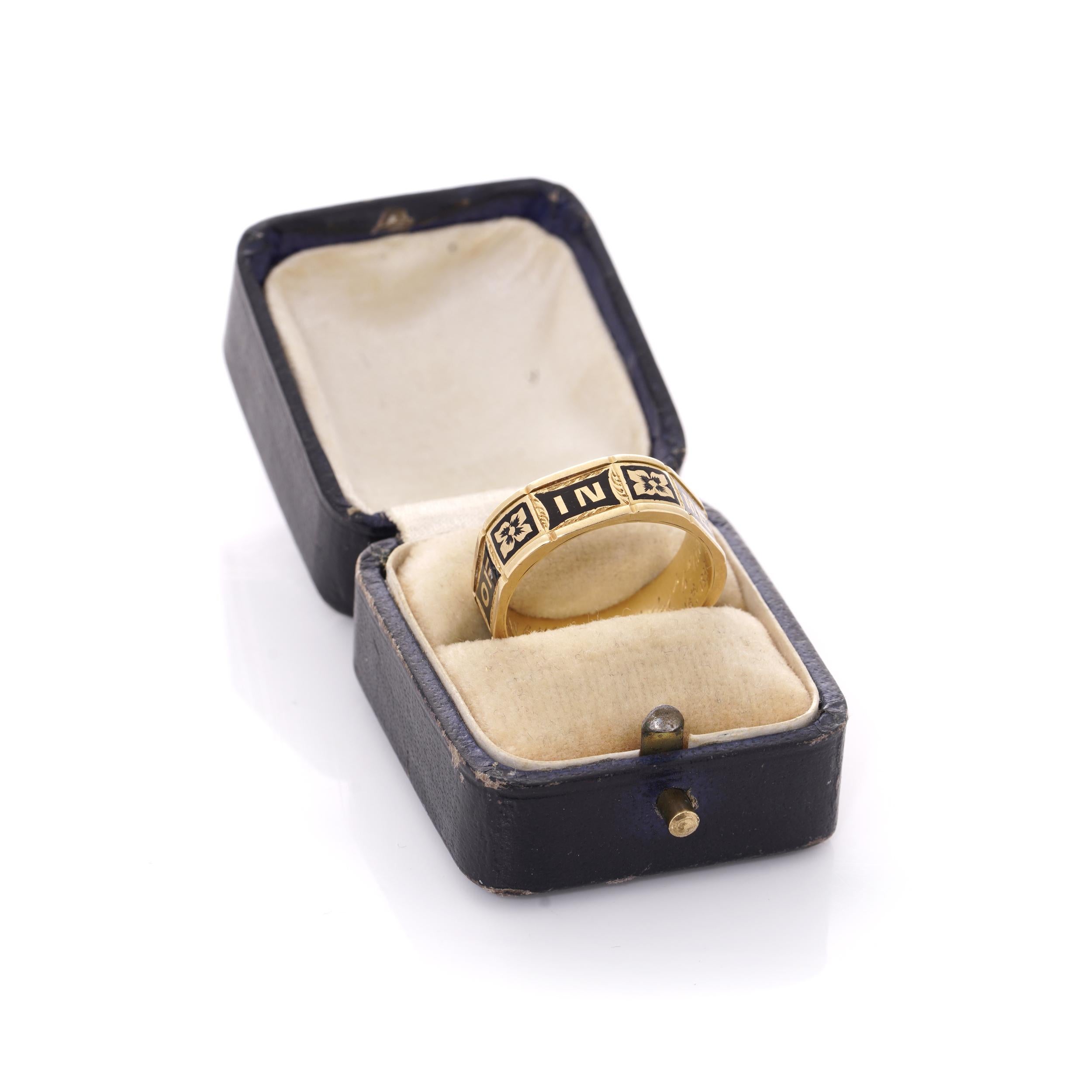 Antique Victorian 18kt. yellow gold and black enamel mourning ring  For Sale 3
