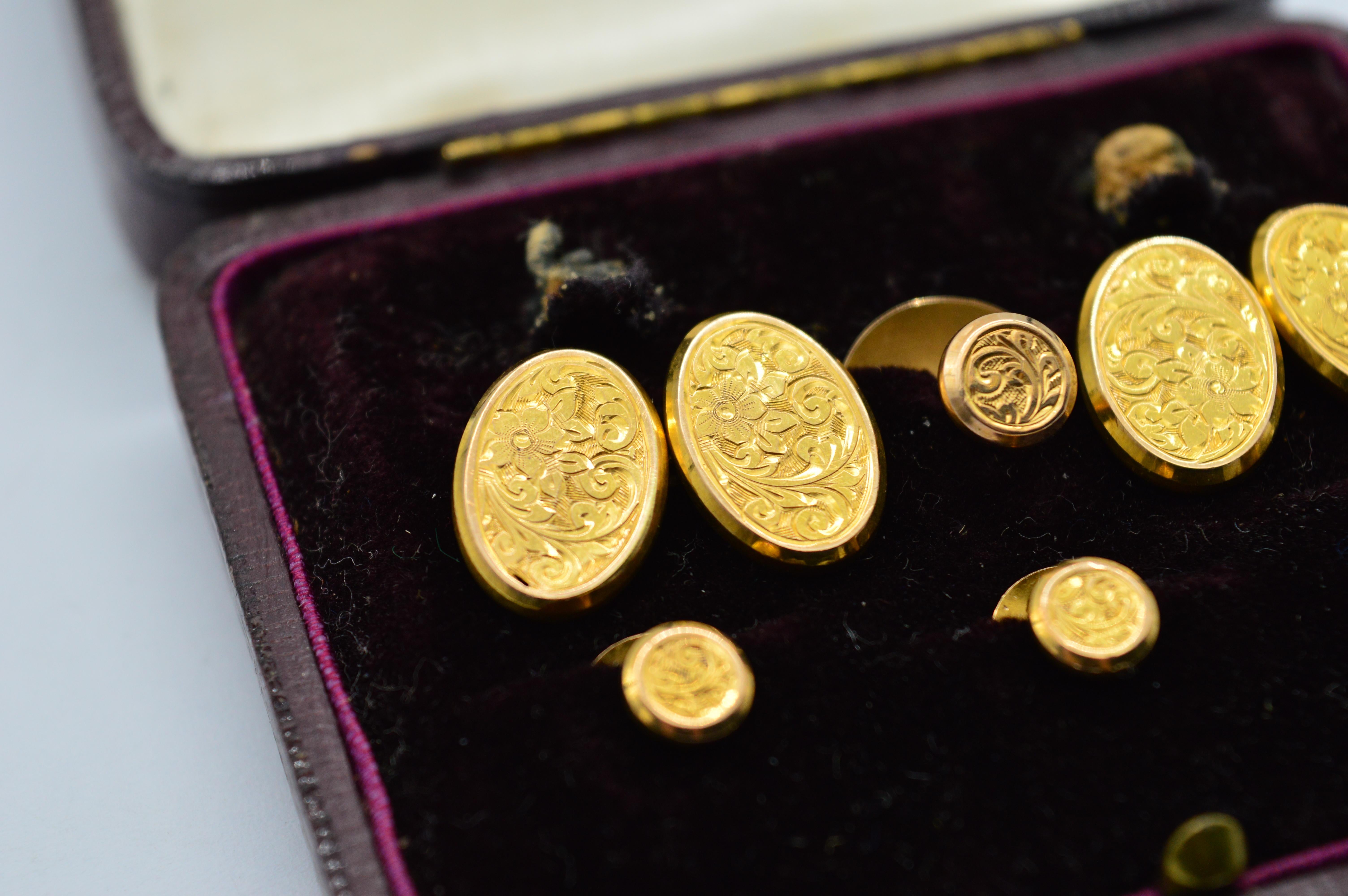 A set of boxed 9ct yellow gold Victorian cufflinks with stud set in the original box 

Made in Birmingham and sold by the Georg Jenson company (not made by them)

6.38g

We have sold to the set of Hit shows like Peaky Blinders and Outlander as well