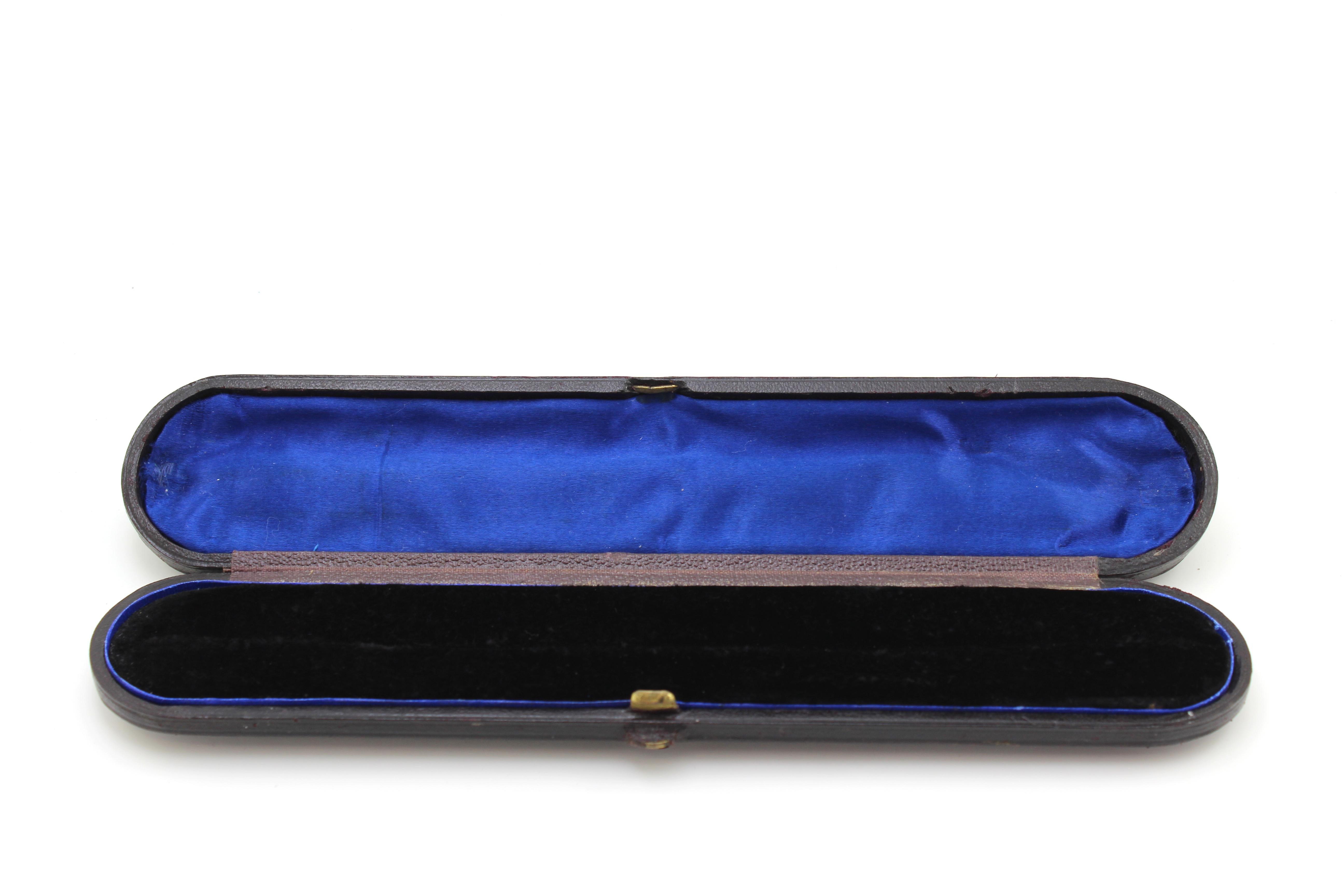 Antique Victorian 19th Century Leather Bracelet or Watch Box, circa 1870's In Good Condition In Braintree, GB