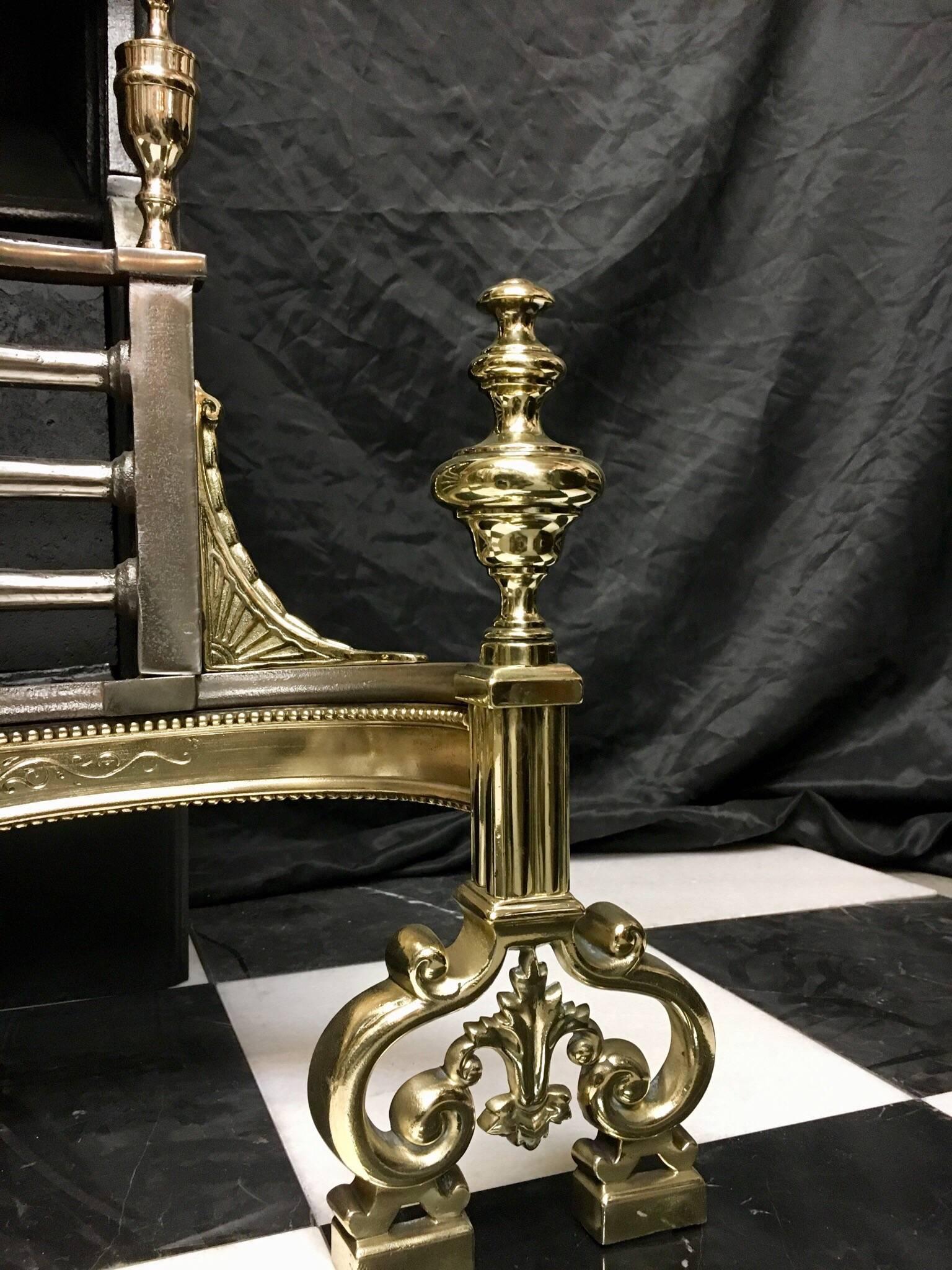 Anglais Ancien panier à grille de cheminée victorien à capuche de style néoclassique du 19ème siècle en vente