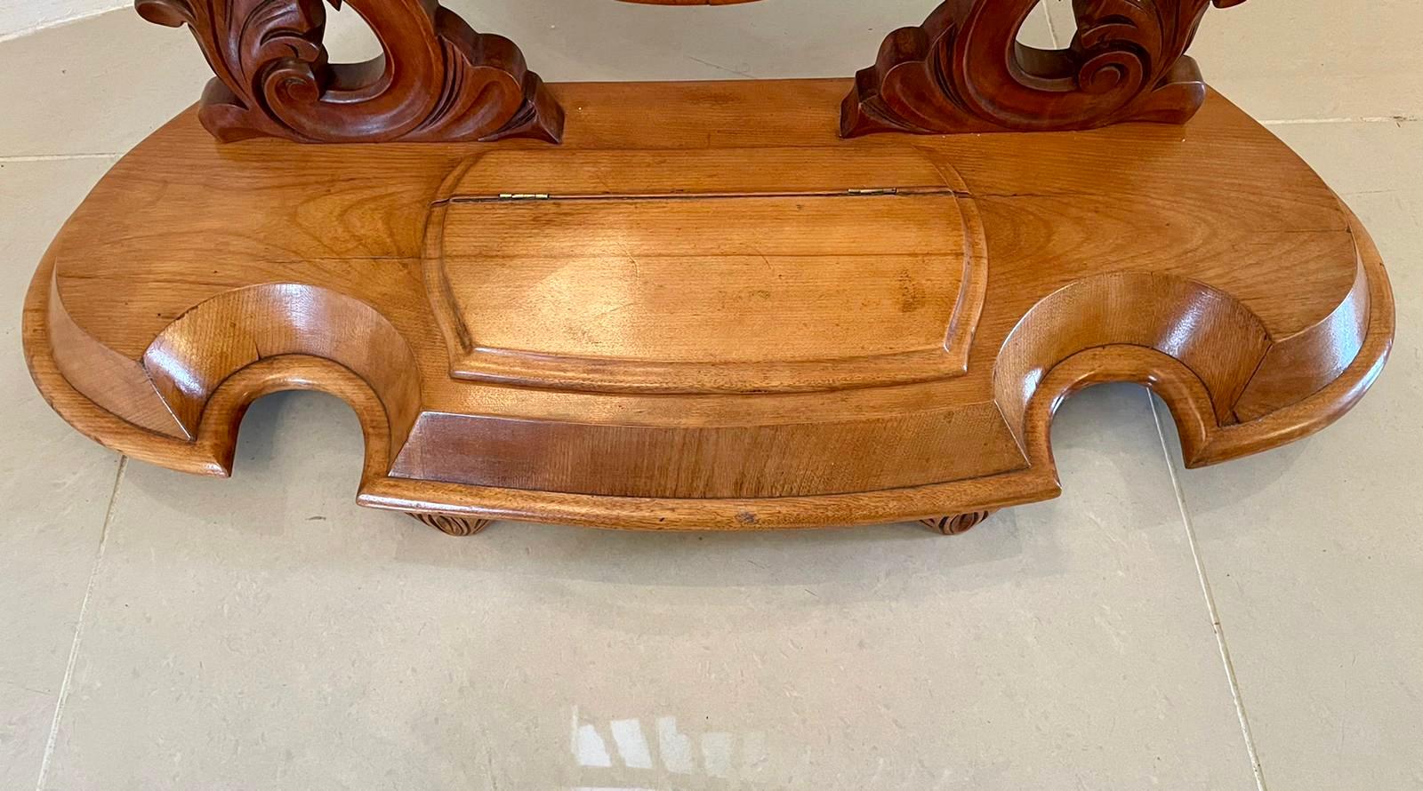 Début de l'époque victorienne Miroir pivotant victorien ancien du 19ème siècle en bouleau satiné sculpté en vente