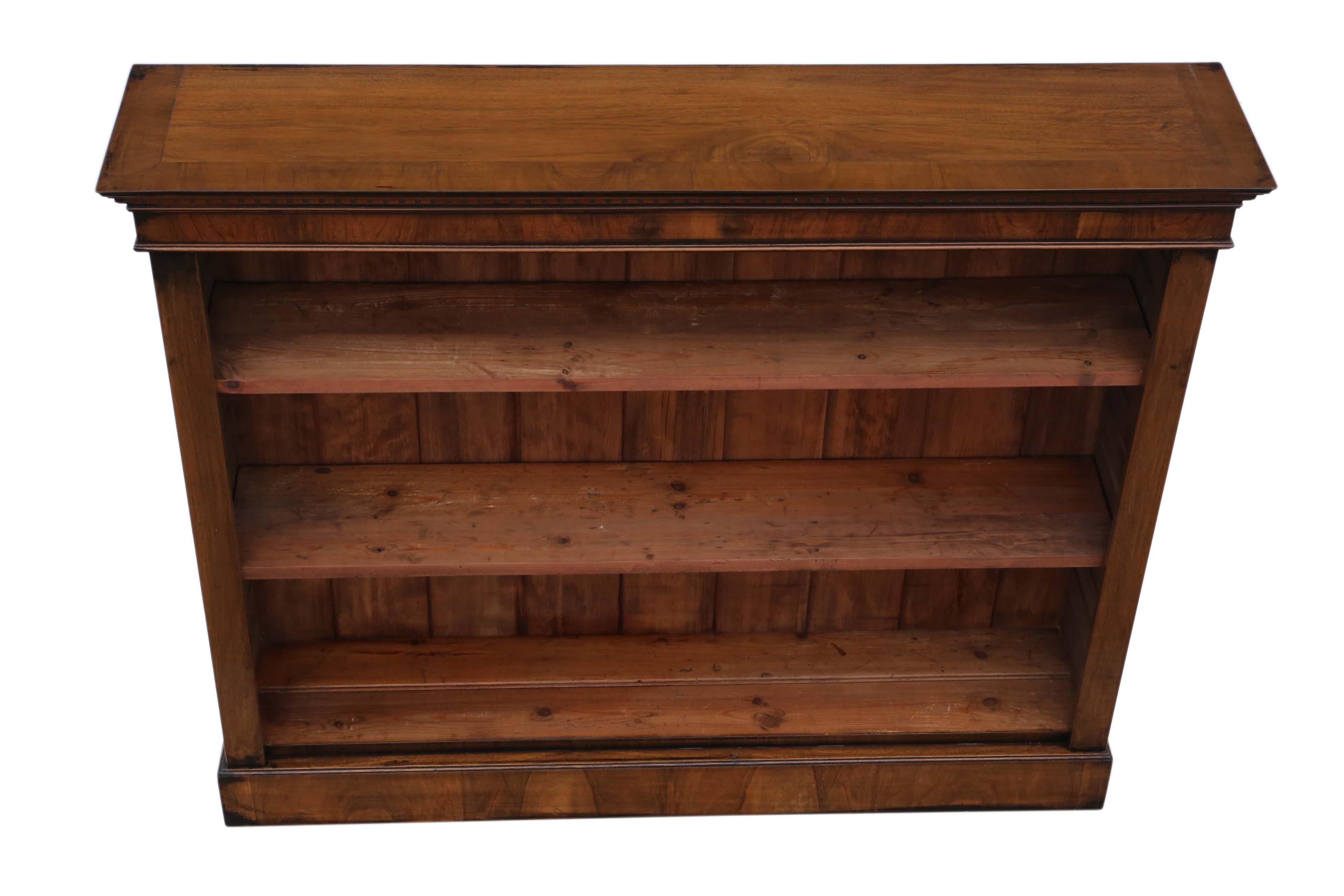 Antique fine quality Victorian 19th century walnut adjustable bookcase 

Solid and strong, with no loose joints and no woodworm. A lovely quality piece.

A fine quality piece of furniture that is far better than most. Folding side covers for the