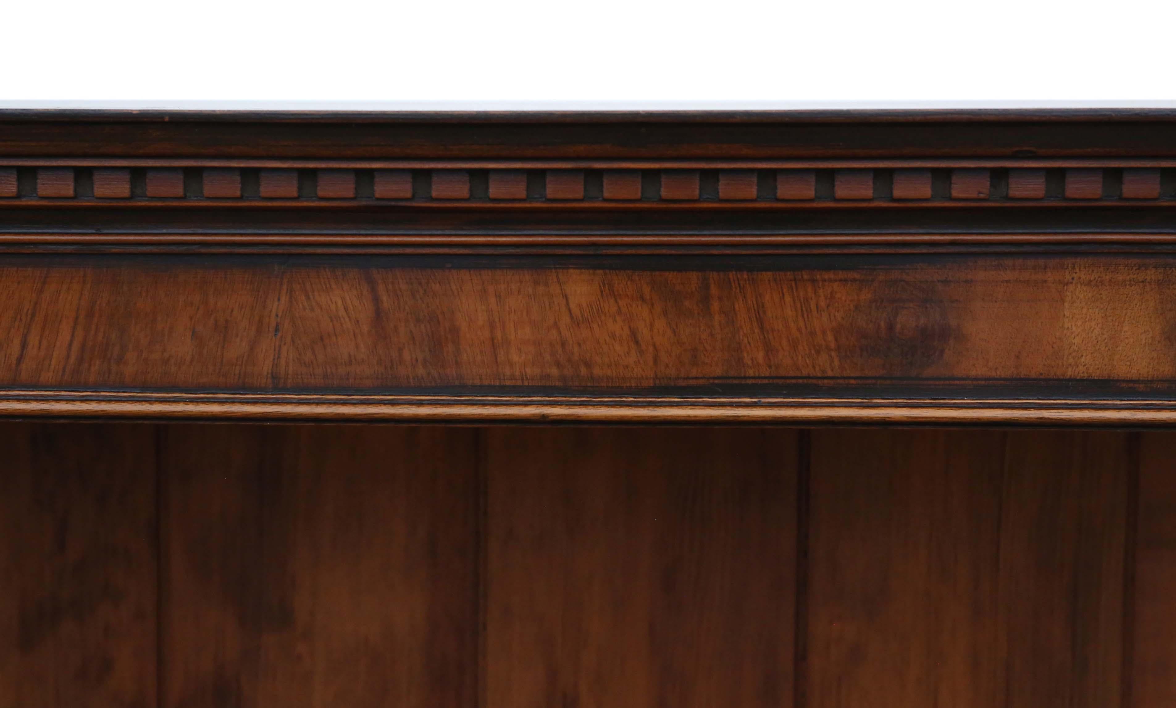 Antique Victorian 19th Century Walnut Adjustable Bookcase In Good Condition In Wisbech, Cambridgeshire