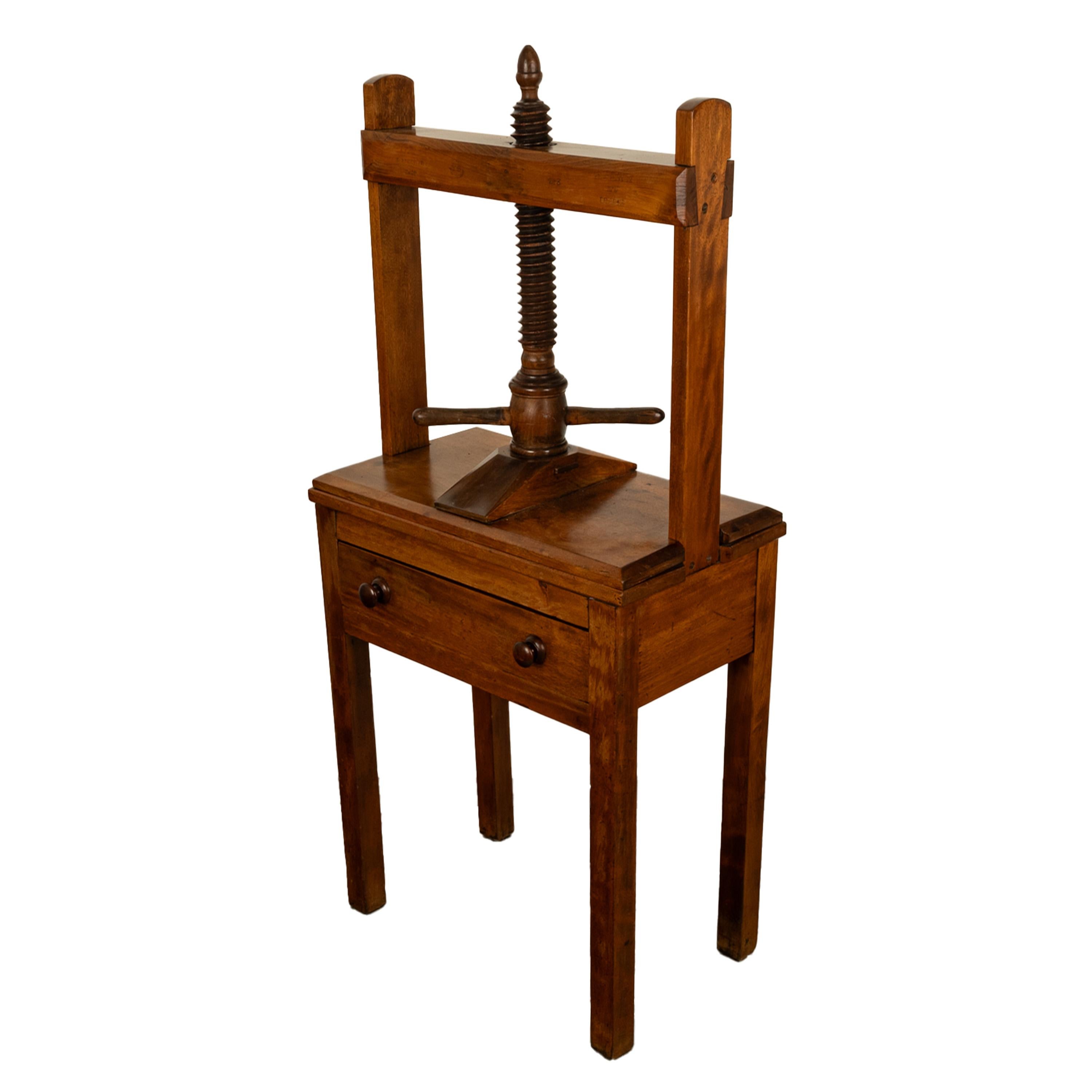 Antique Victorian 19th Century Walnut Oak Country Linen Book Press London 1860   In Good Condition For Sale In Portland, OR
