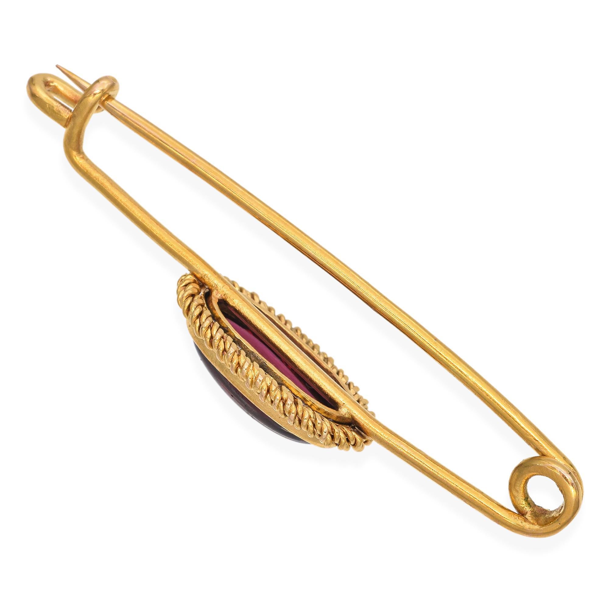 Antique Victorian 20K Yellow Gold 2.86 Ct. Garnet Bar Brooch In Good Condition In New York, NY
