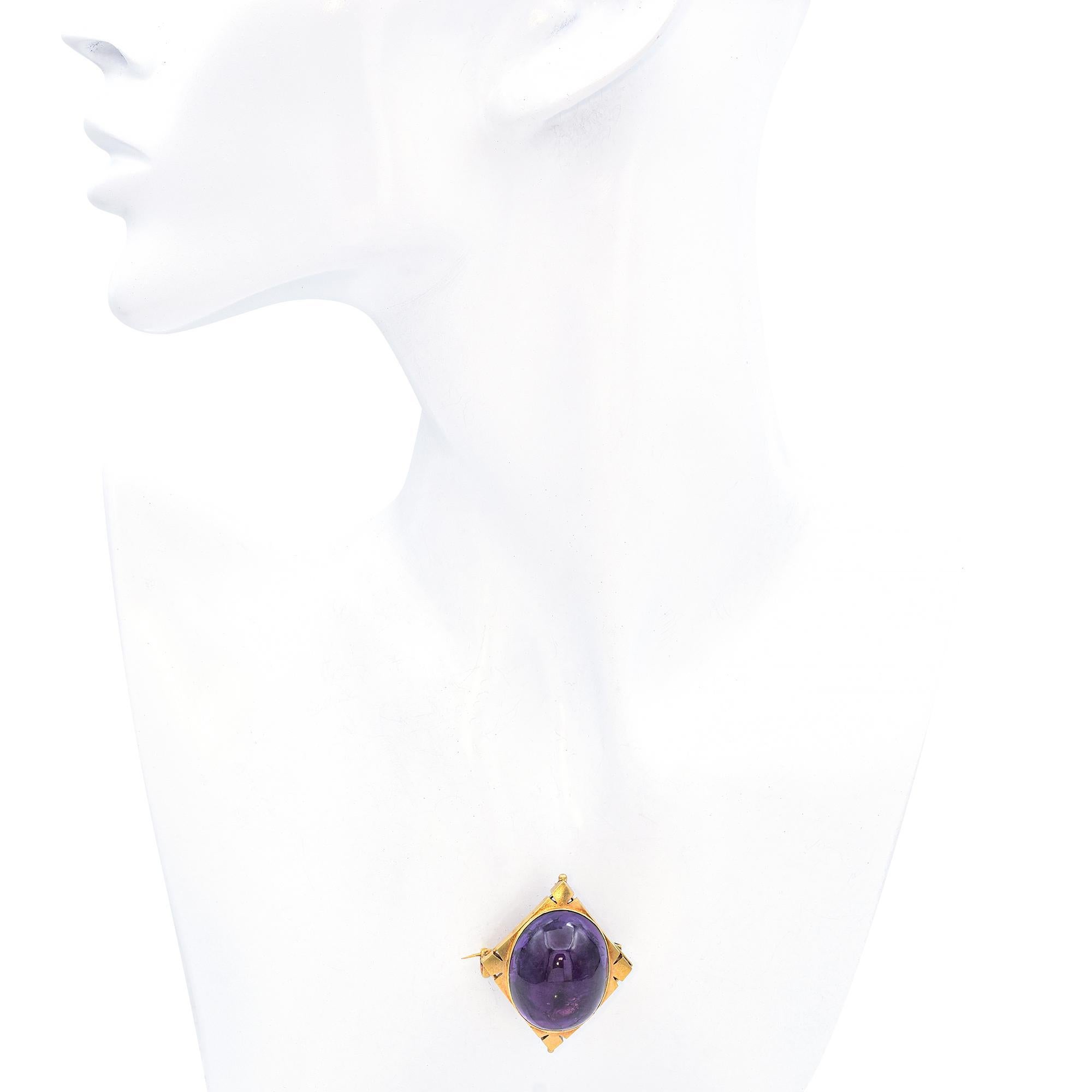 Antique Victorian 20K Yellow Gold 35.6ct Amethyst Cabochon Brooch In Good Condition For Sale In New York, NY