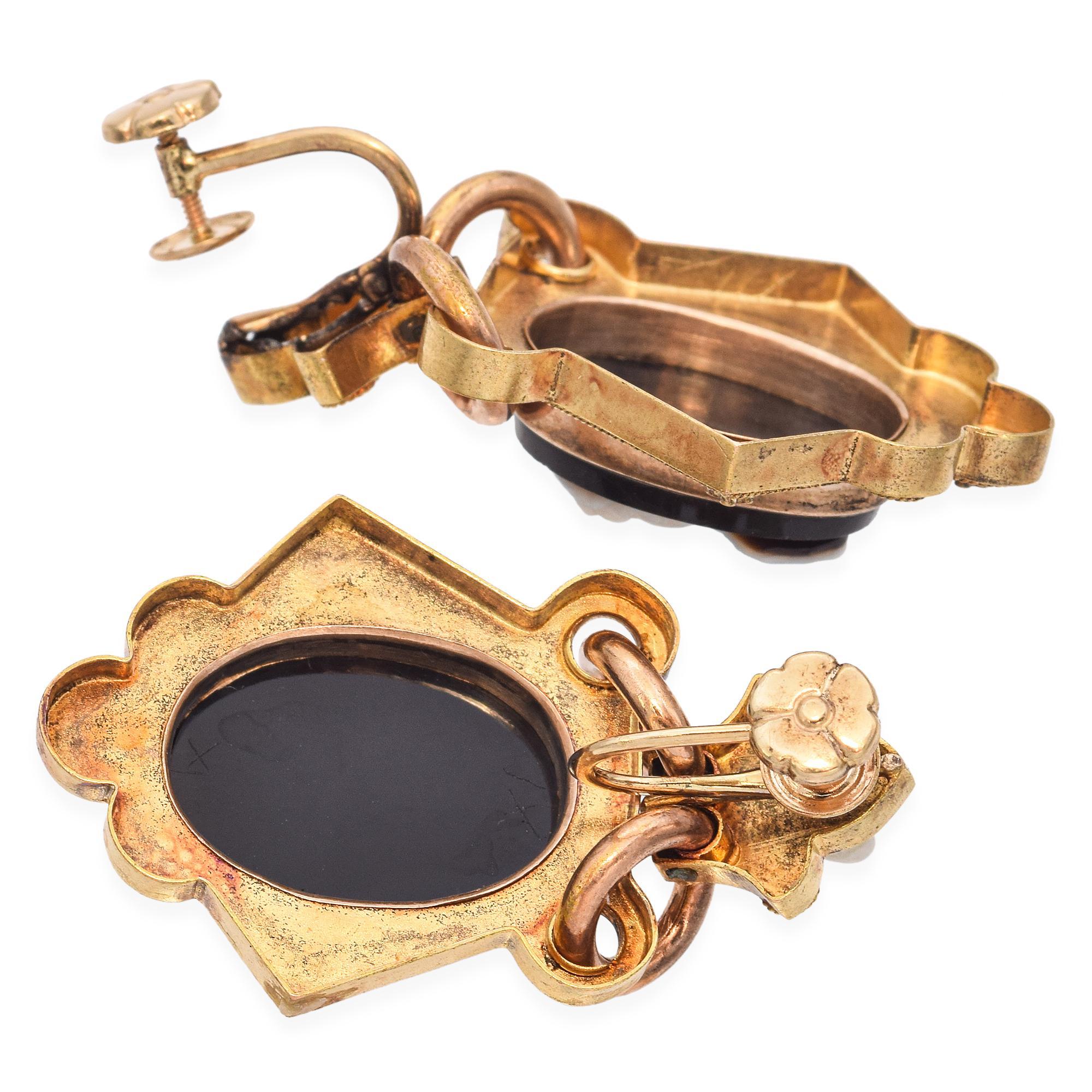 Antique Victorian 21k Yellow Gold Hardstone Cameo Statement Earrings In Good Condition For Sale In New York, NY