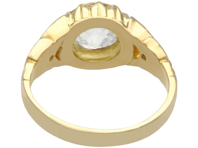 Women's Antique Victorian 2.30 Carat Diamond Yellow Gold Solitaire Ring For Sale