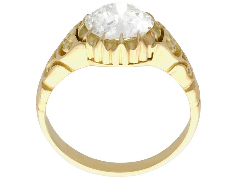 Antique Victorian 2.30 Carat Diamond Yellow Gold Solitaire Ring For Sale 1