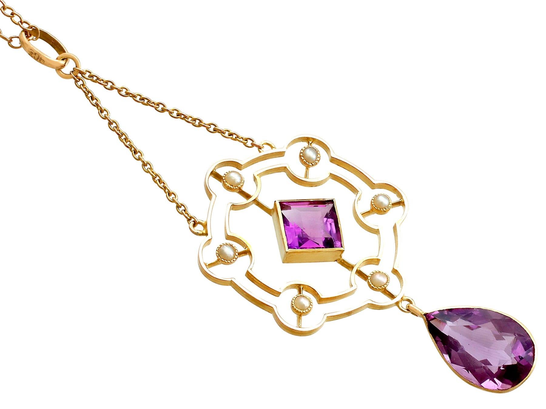 Victorian 2.40 Carat Amethyst and Pearl Yellow Gold Pendant In Excellent Condition For Sale In Jesmond, Newcastle Upon Tyne