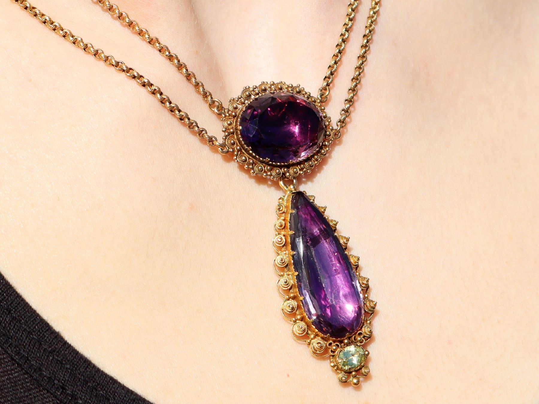 Antique Victorian 24.68 Carat Amethyst and 18k Yellow Gold Necklace Circa 1830 For Sale 5