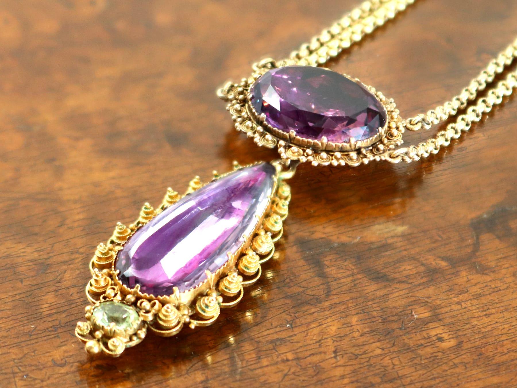 Oval Cut Antique Victorian 24.68 Carat Amethyst and 18k Yellow Gold Necklace Circa 1830 For Sale