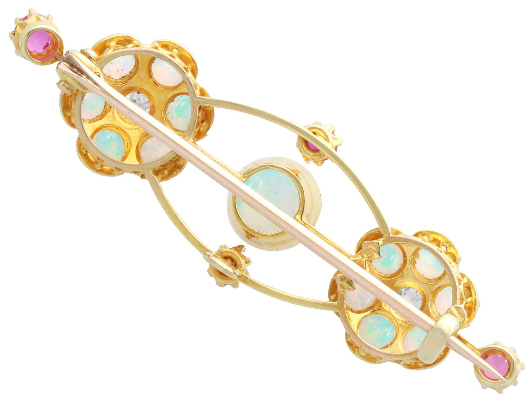 Cabochon Victorian 2.50 Carat Opal and Diamond Yellow Gold Brooch For Sale