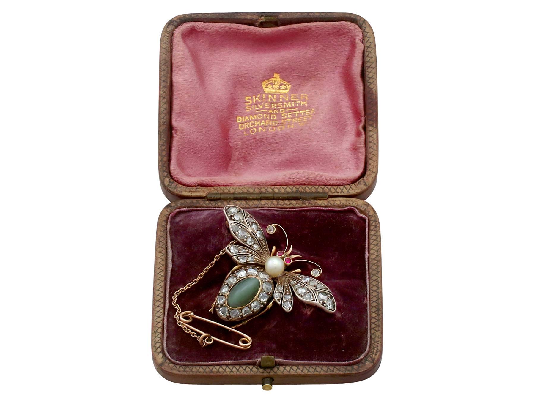 Antique Victorian 2.59 Carat Chrysoberyl and 1.95 Carat Diamond Gold Bee Brooch 7