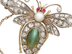 Antique Victorian 2.59 Carat Chrysoberyl and 1.95 Carat Diamond Gold Bee Brooch